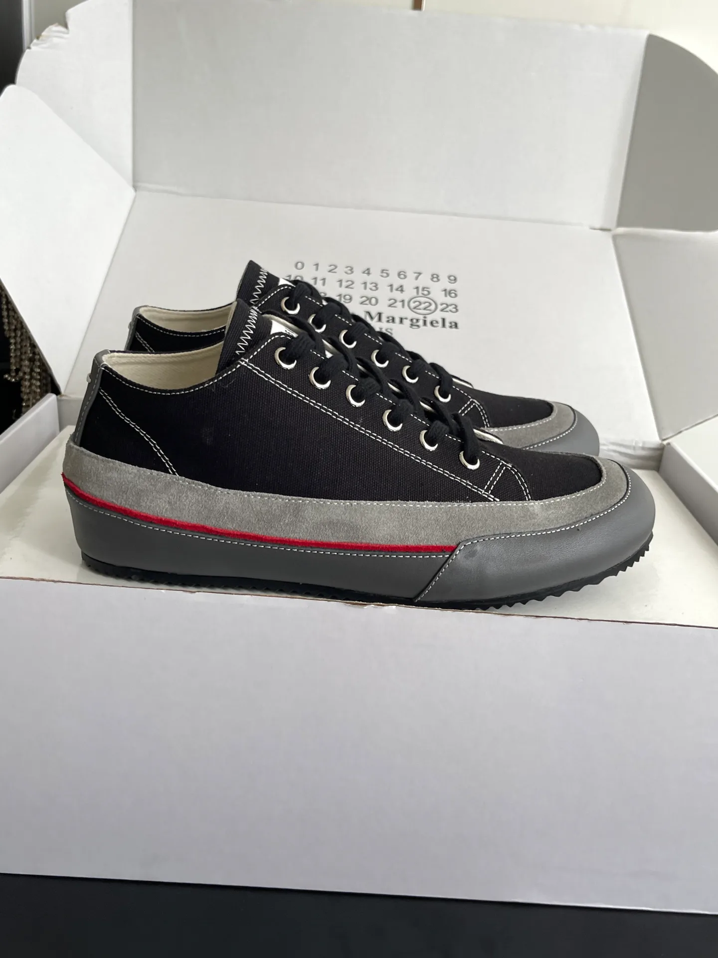 Women's Sneakers MAISON MARGIELA 17554410