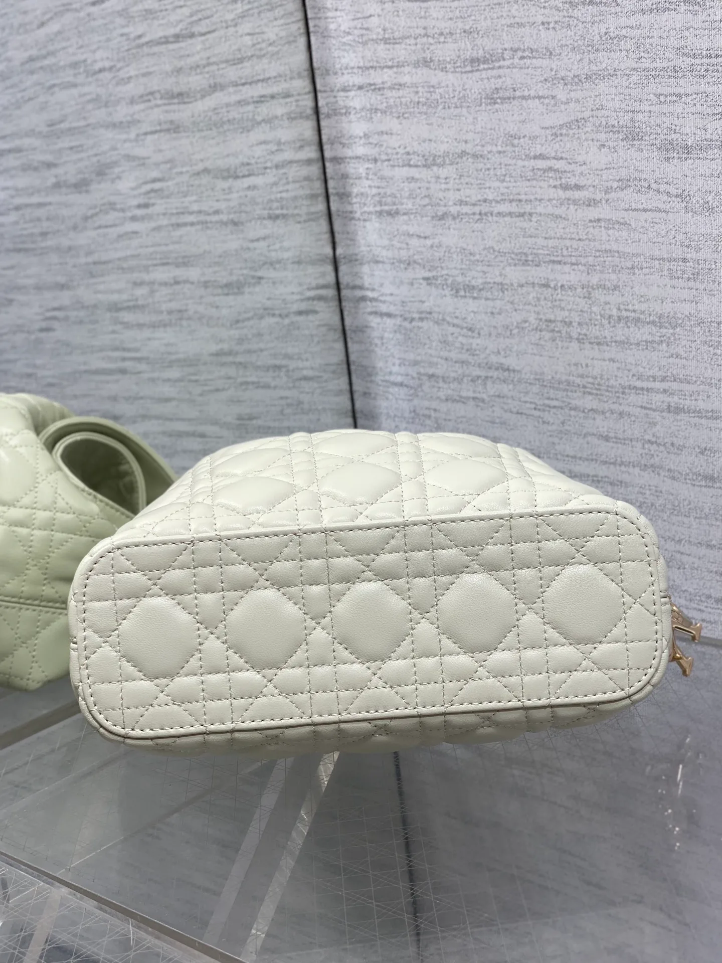 Women's Classic Handbags CHRISTIAN DIOR 18242109