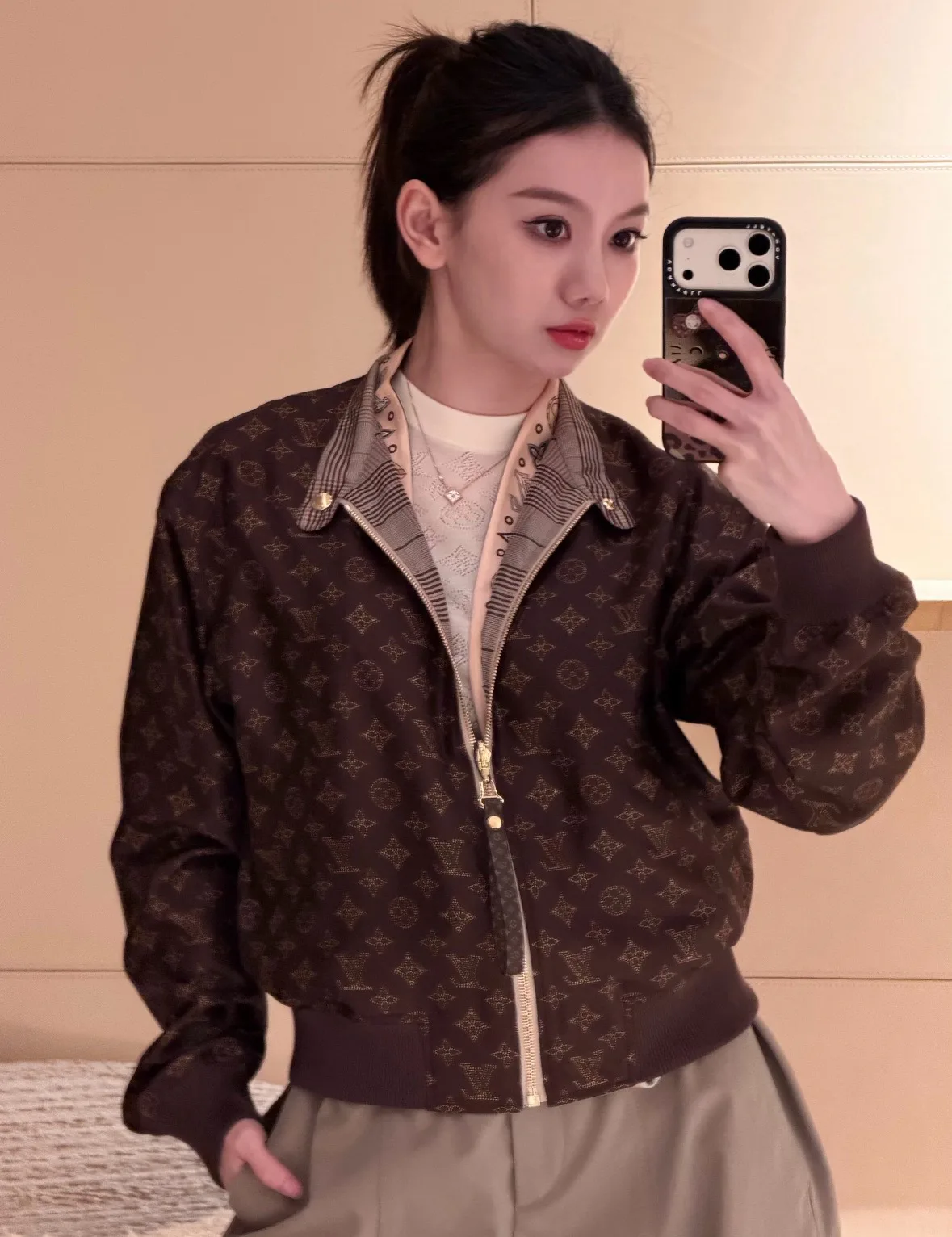 Women's Jackets And Down Jackets LOUIS VUITTON 17818654