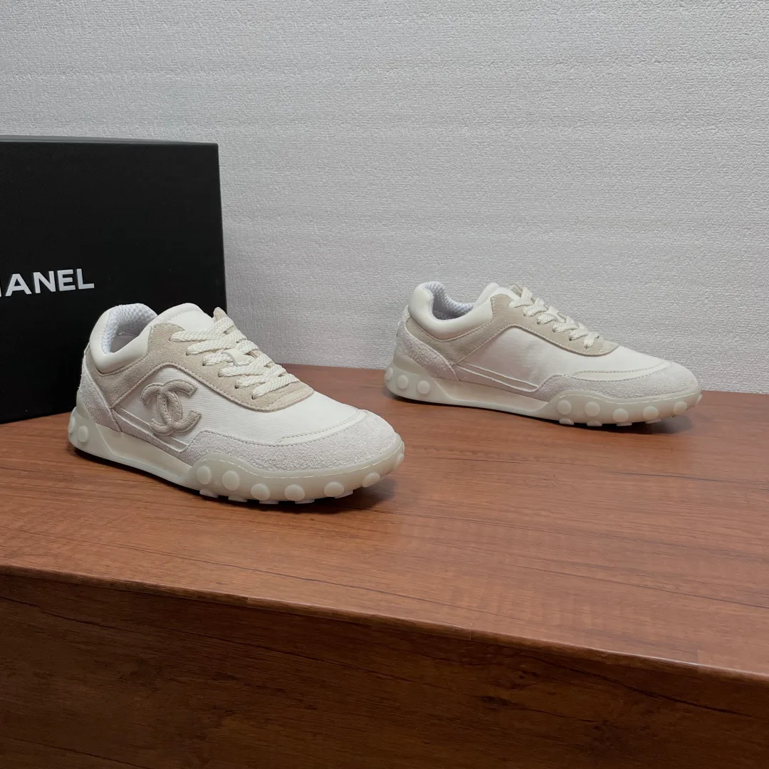 Women's Sneakers CHANEL 18000605