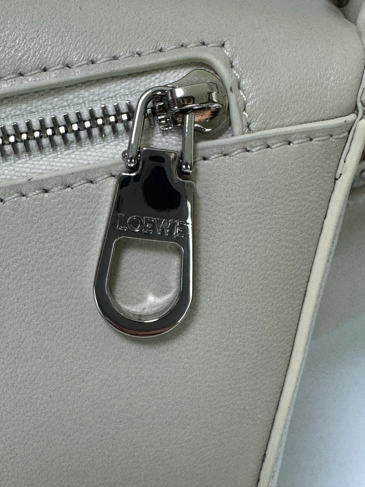 Women's Classic Handbags LOEWE 18434820