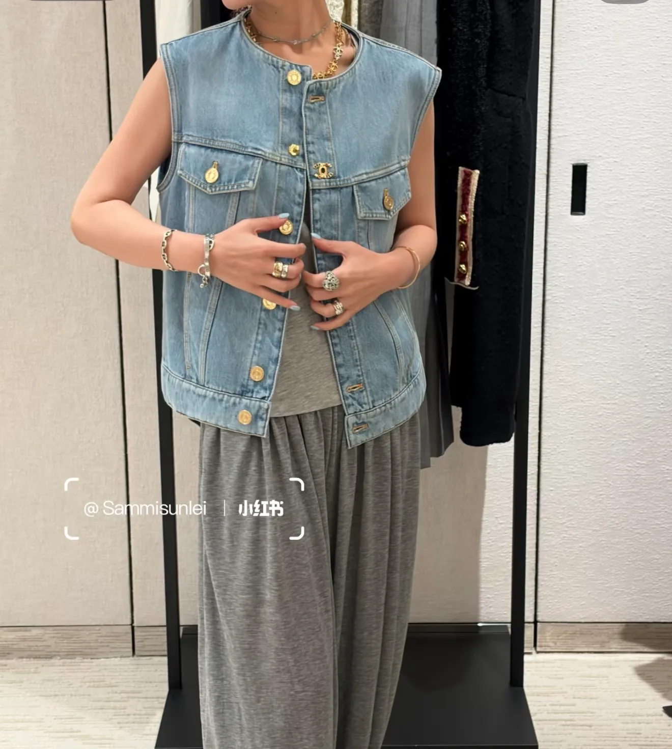 Women's Vests CHANEL 16905619