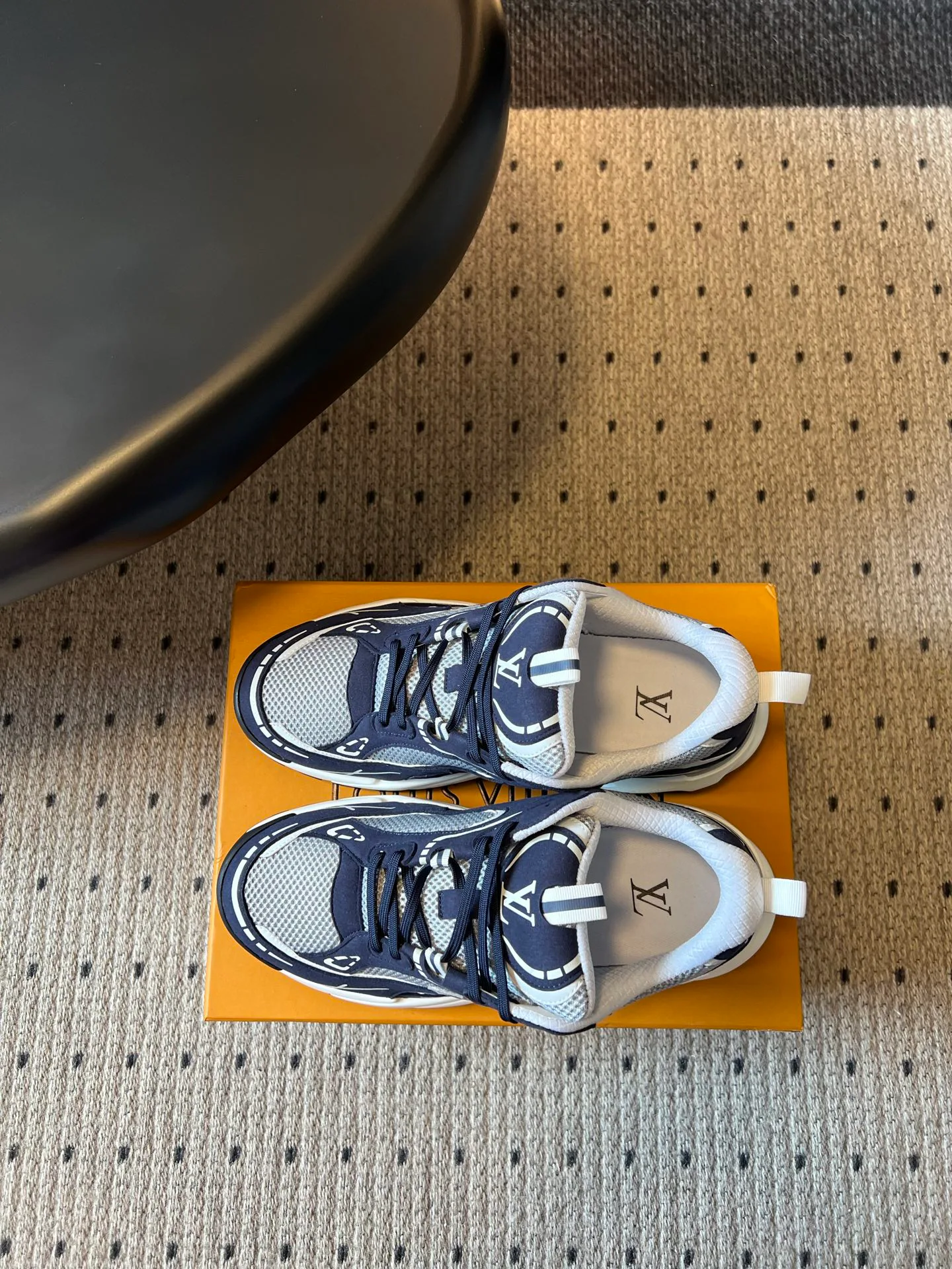 Men's Sneakers LOUIS VUITTON 17419420