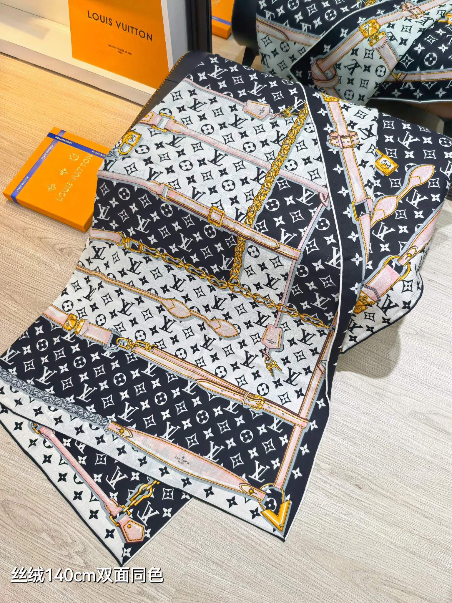 Silk Scarves LOUIS VUITTON 17991874