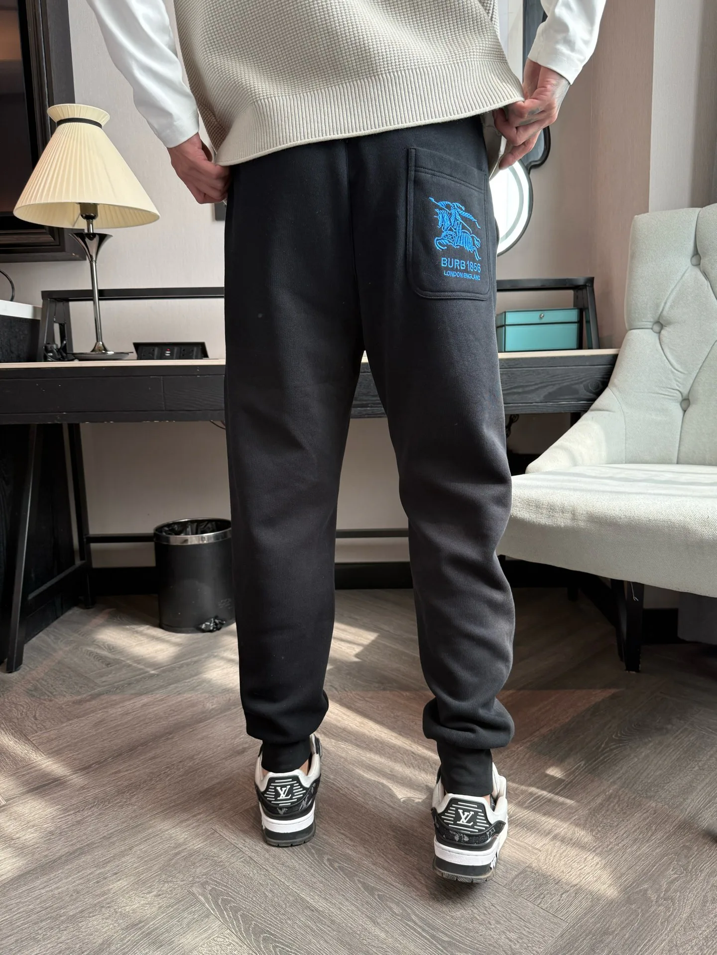 Men's Trousers BURBERRY 18499686