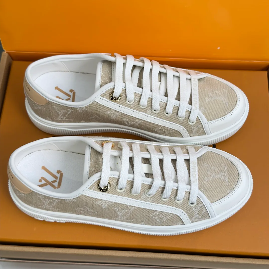Women's Sneakers LOUIS VUITTON 17950711
