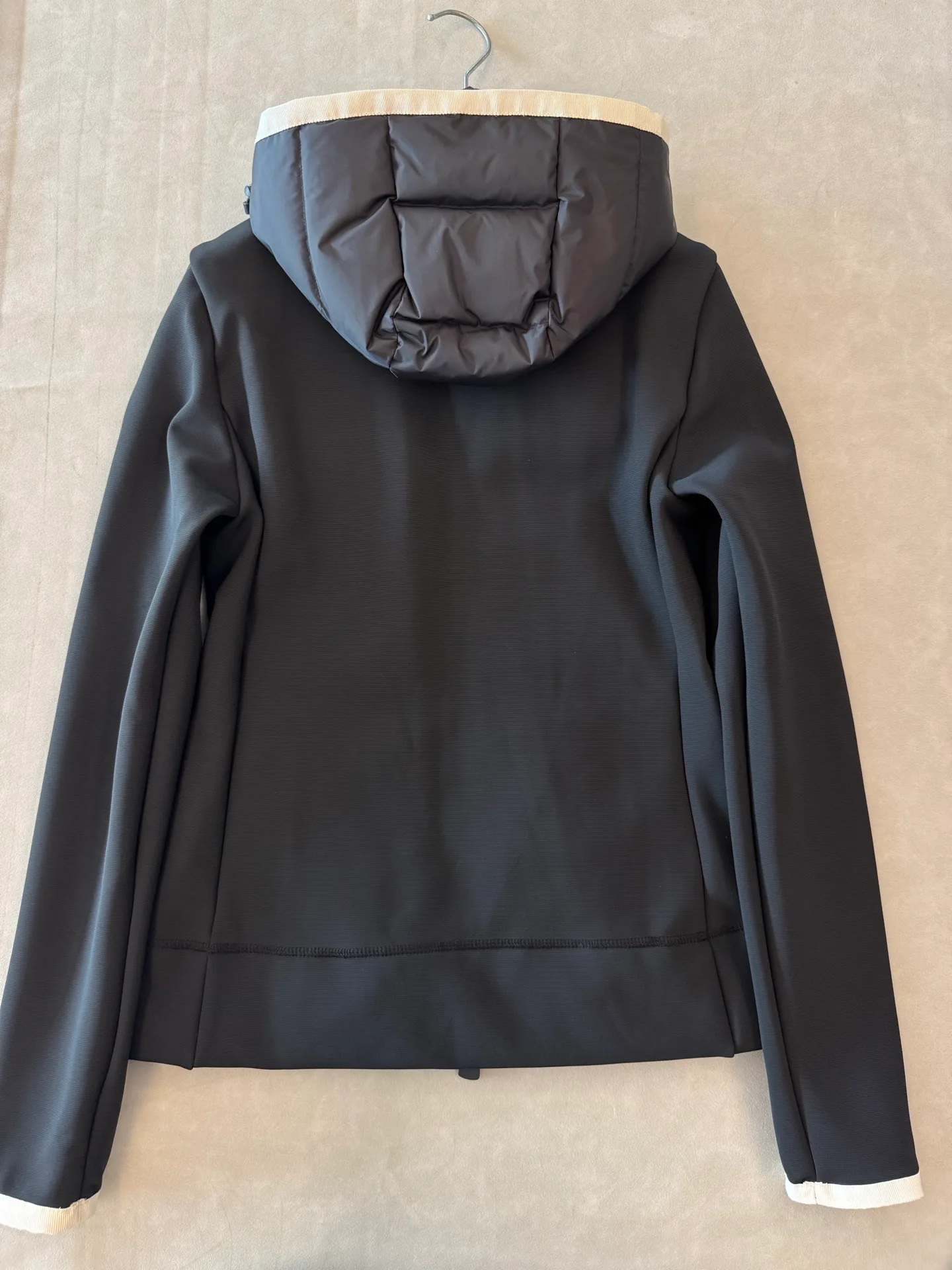 Women's Jackets And Down Jackets MONCLER 18491939