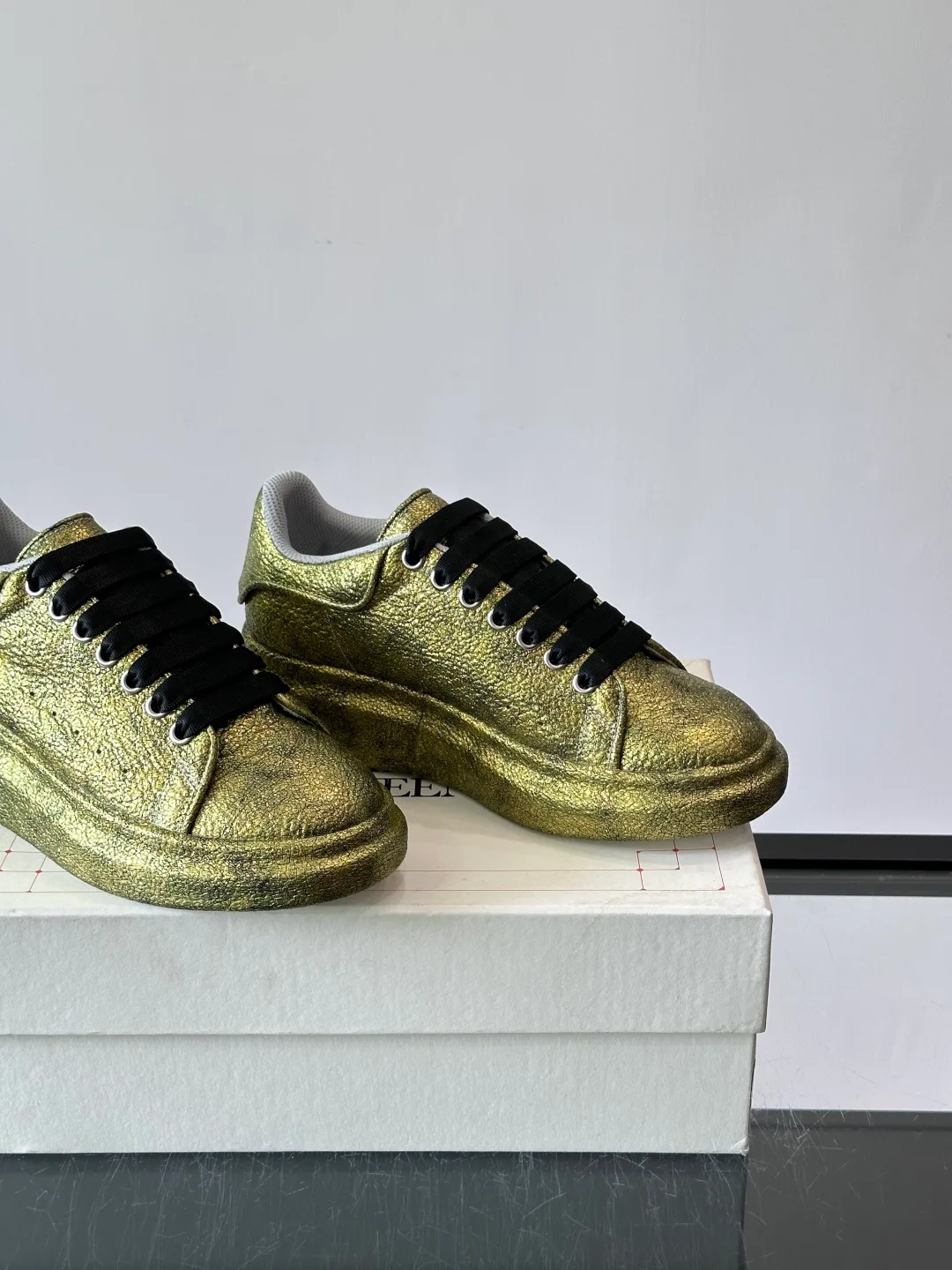Women's Sneakers ALEXANDER MCQUEEN 17447541