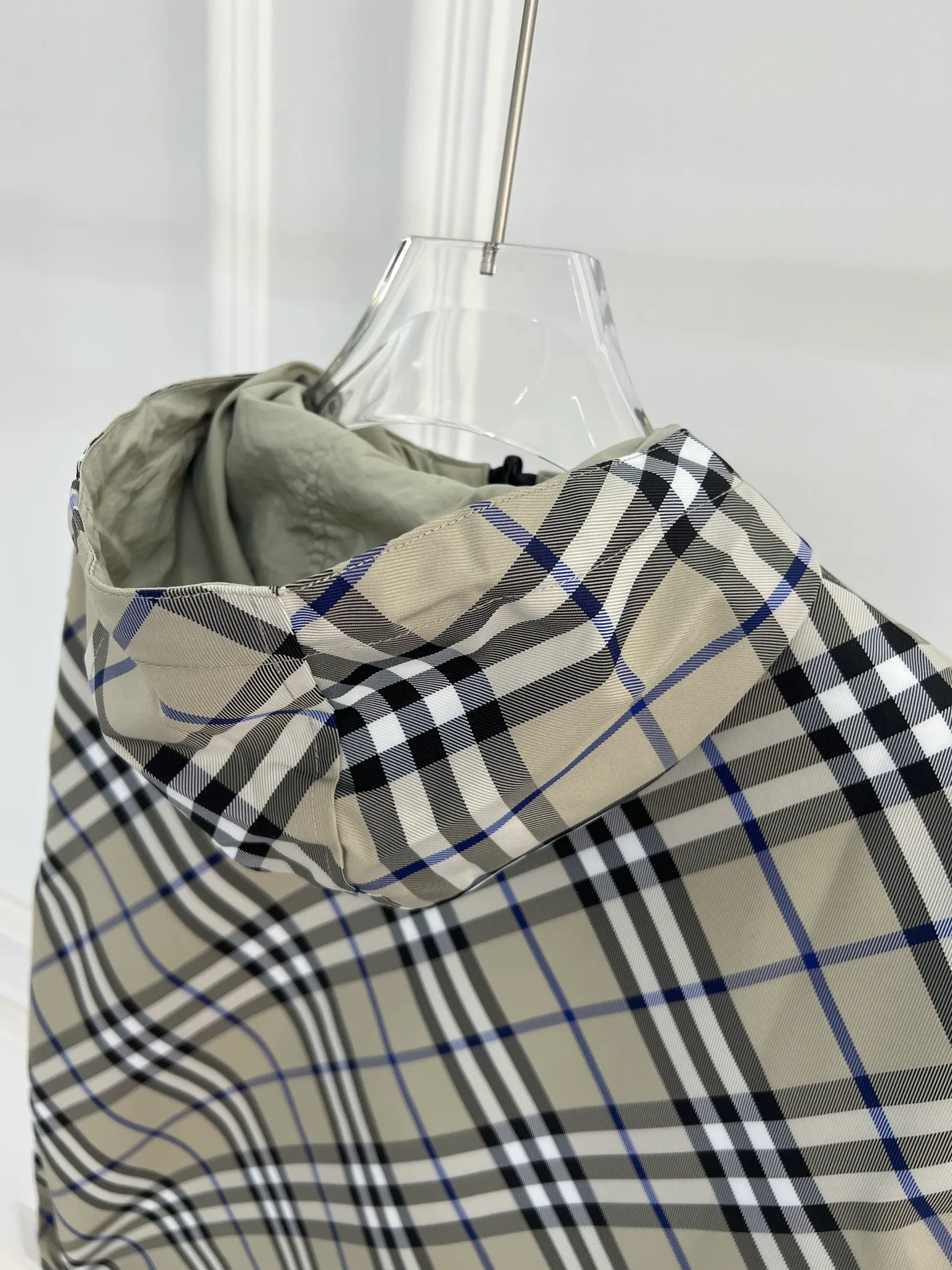 Women's Jackets And Down Jackets BURBERRY 18415772
