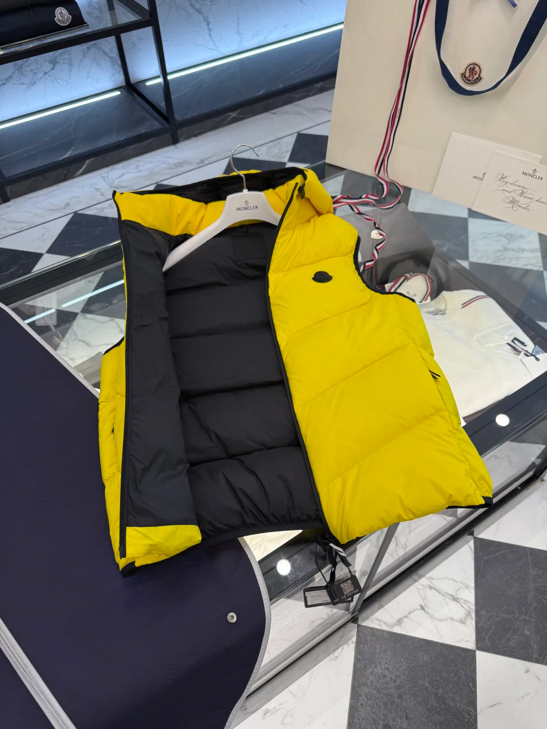 Men's Vests MONCLER 18007721