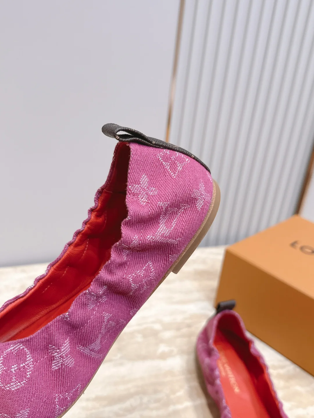 Women's Ballet Flats LOUIS VUITTON 17178359