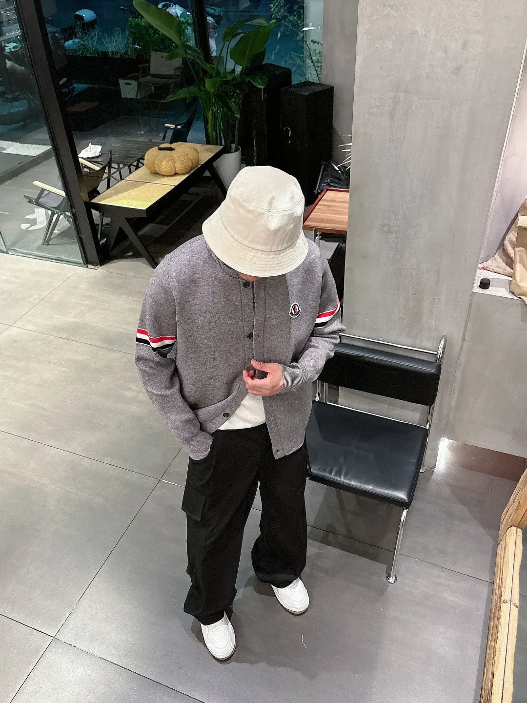 Men's Jumpers And Sweaters MONCLER 18543092