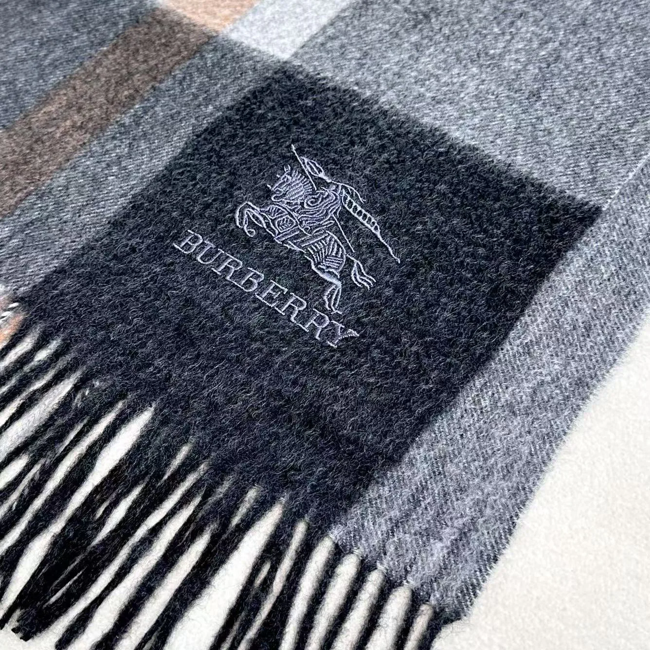 Scarves BURBERRY 17911083