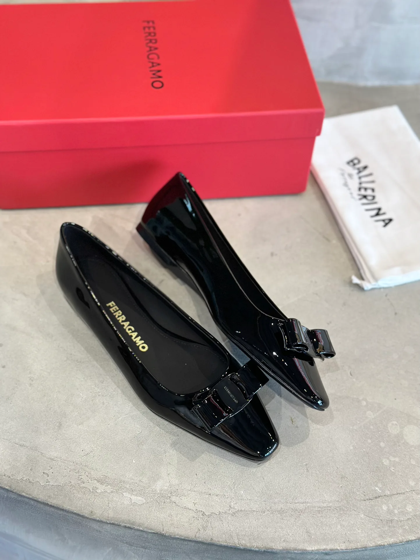 Women's Ballet Flats SALVATORE FERRAGAMO 18531761