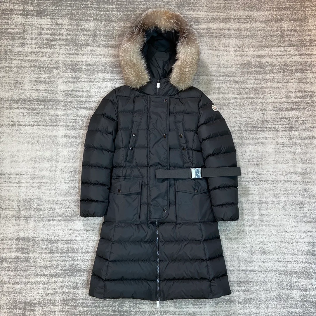 Women's Jackets And Down Jackets MONCLER 18205317