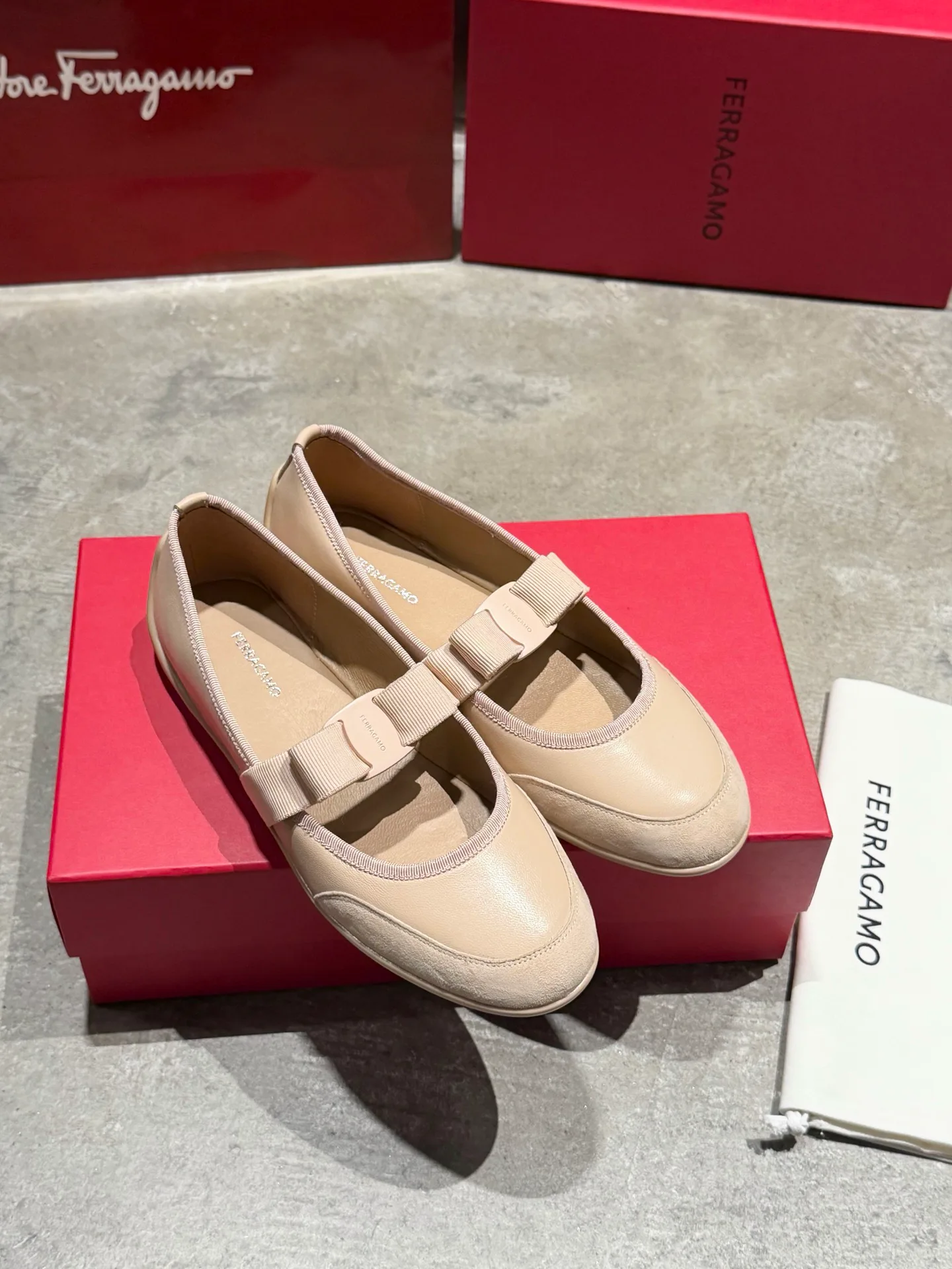Women's Ballet Flats SALVATORE FERRAGAMO 18357228