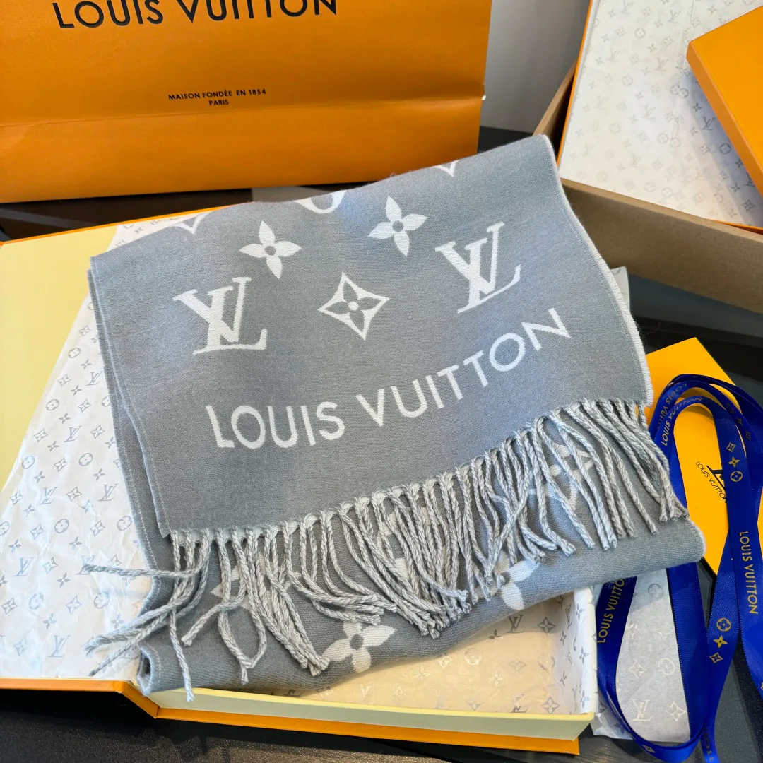 Scarves LOUIS VUITTON 17827502