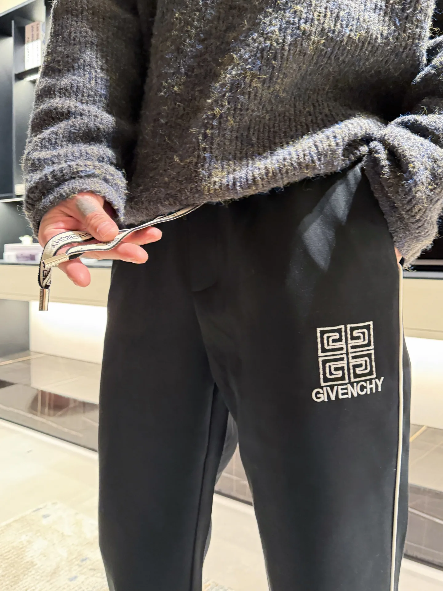 Men's Trousers GIVENCHY 18499697