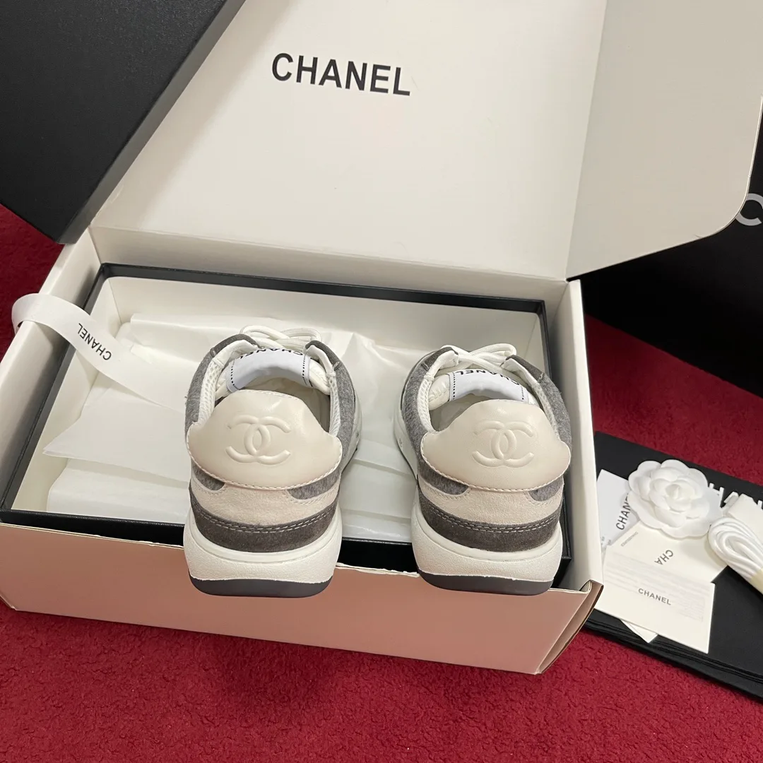 Women's Sneakers CHANEL 18195102