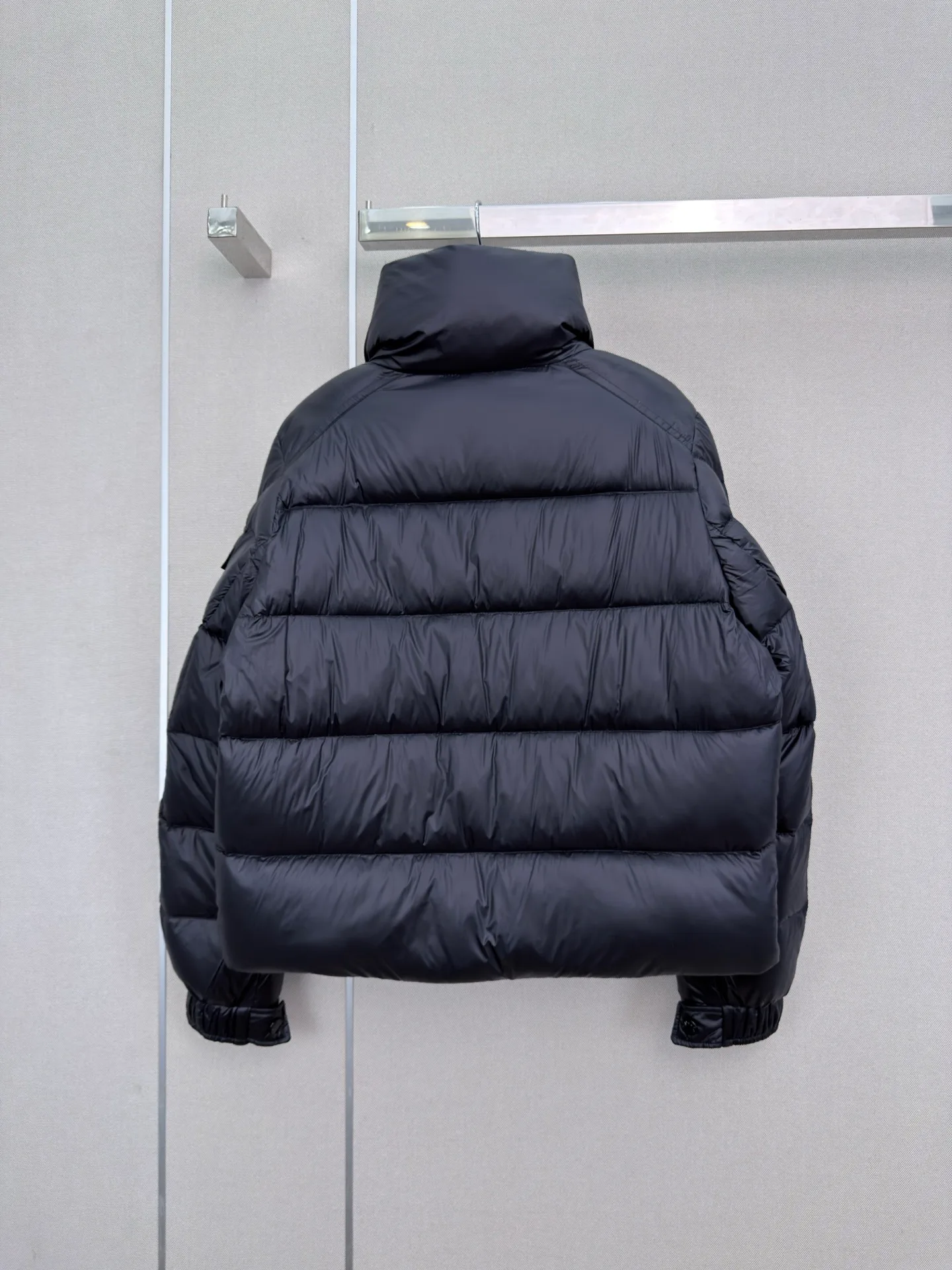 Women's Jackets And Down Jackets MONCLER 18439408