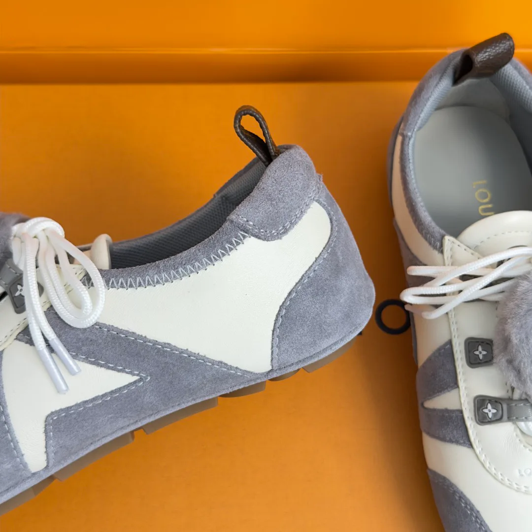 Women's Sneakers LOUIS VUITTON 17415513