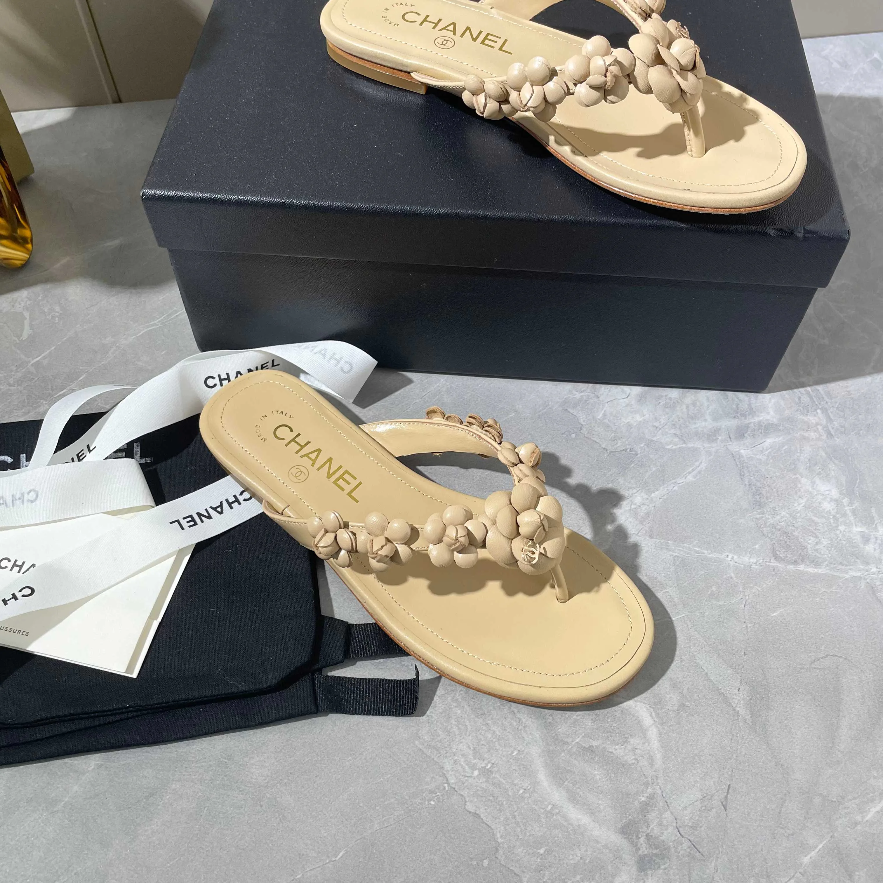 Women's Flip-Flops CHANEL 17947068