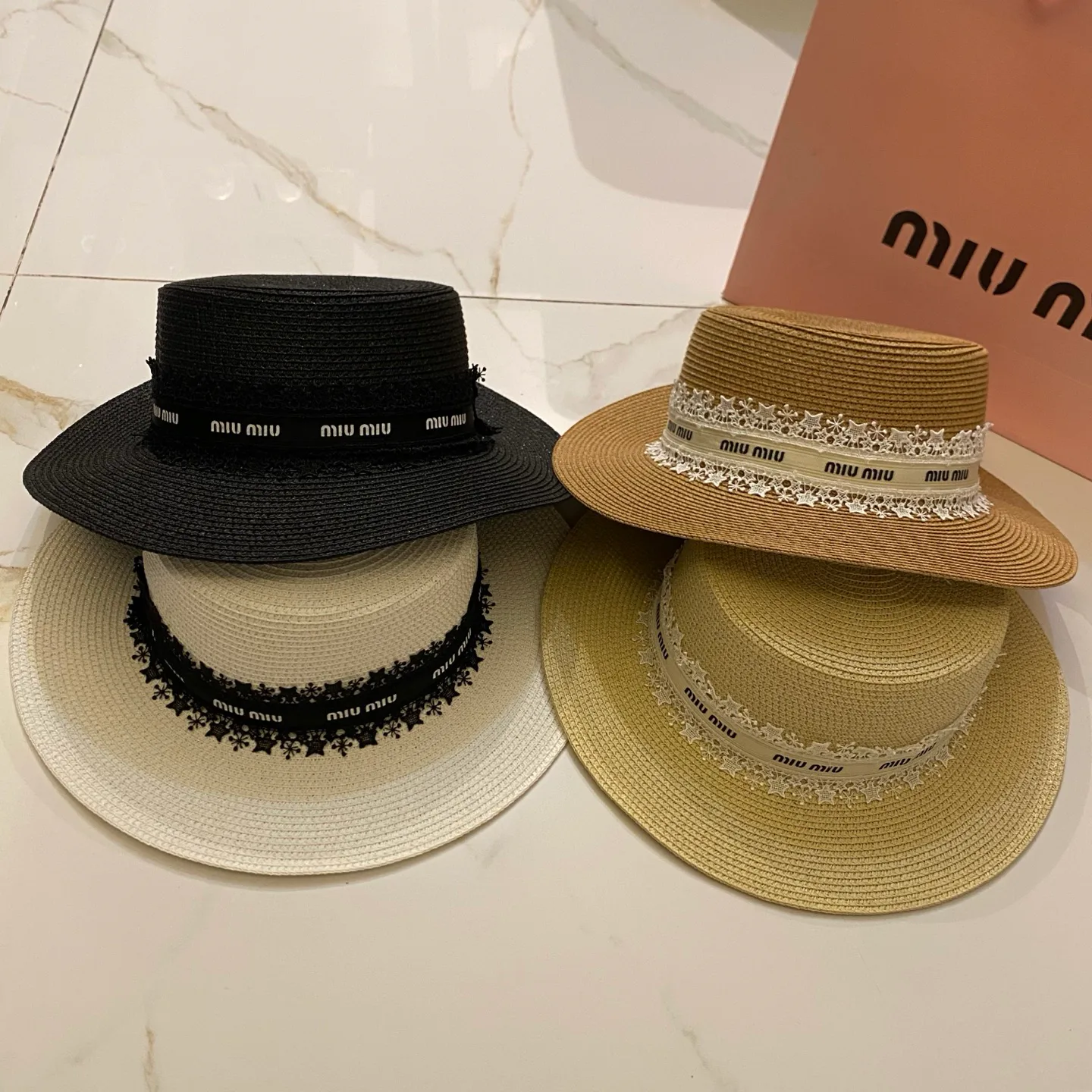 Hats MIU MIU 17498288
