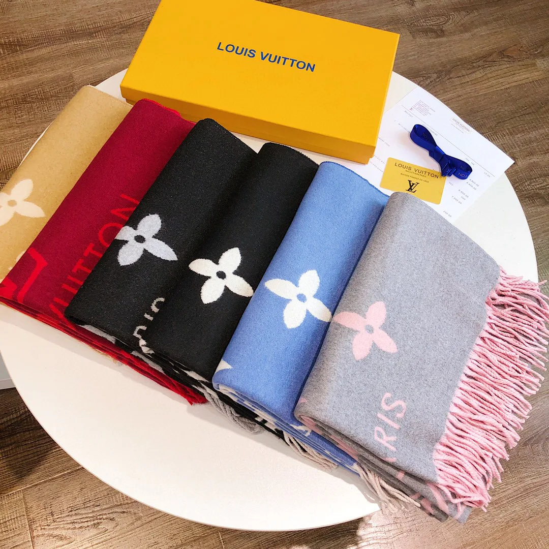 Scarves LOUIS VUITTON 18105679