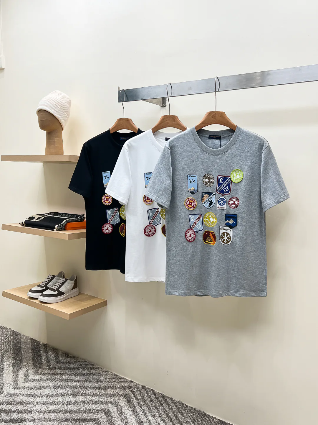 Men's T-Shirts LOUIS VUITTON 18499355