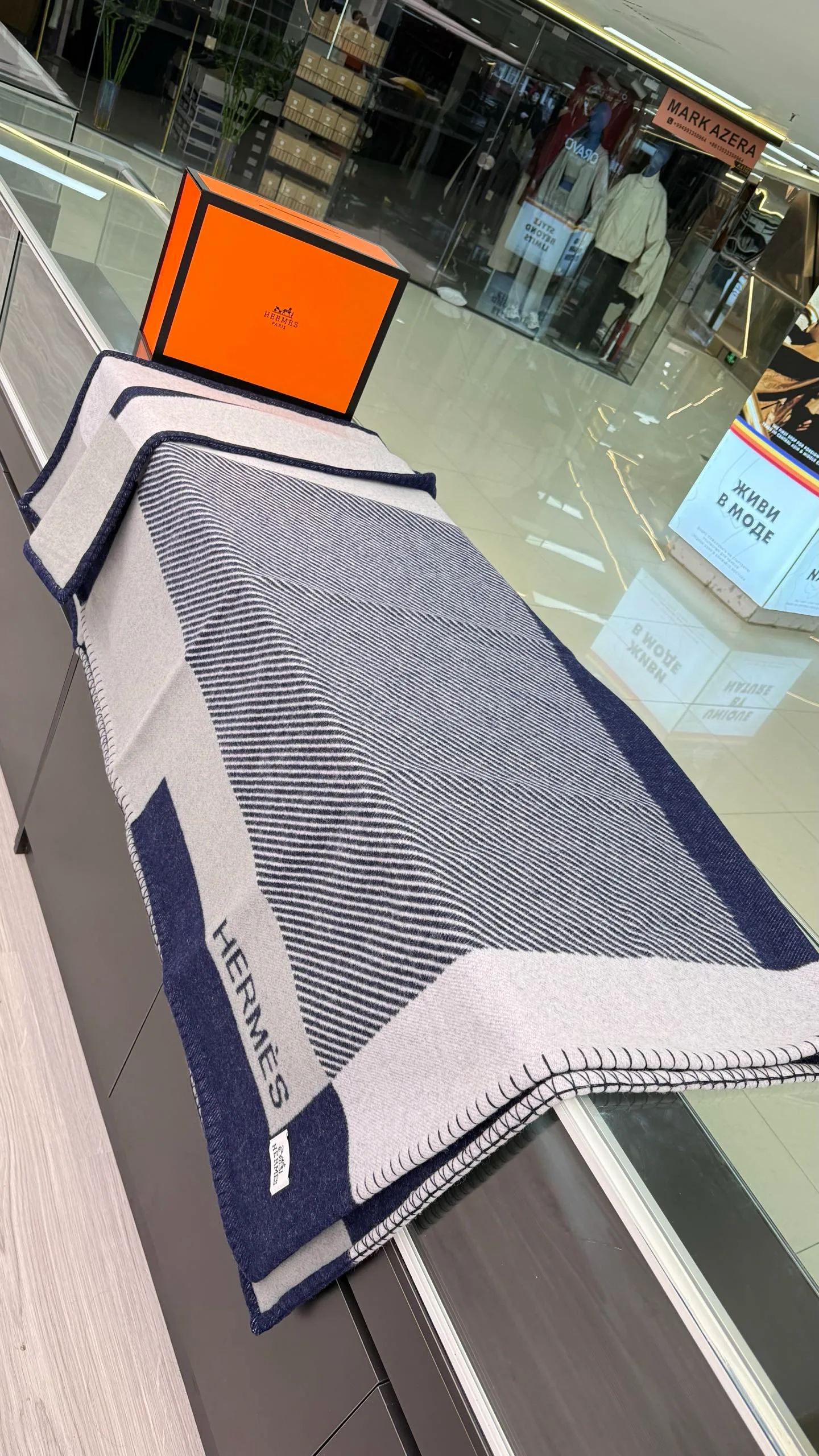 Textiles HERMES 18002653