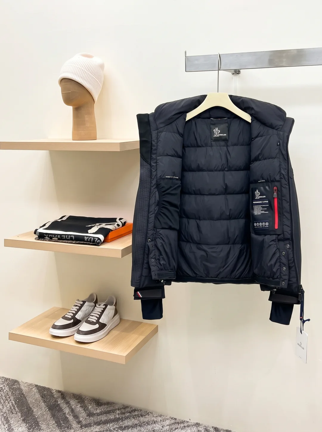 Куртки И Пуховики Мужские Moncler 18596605