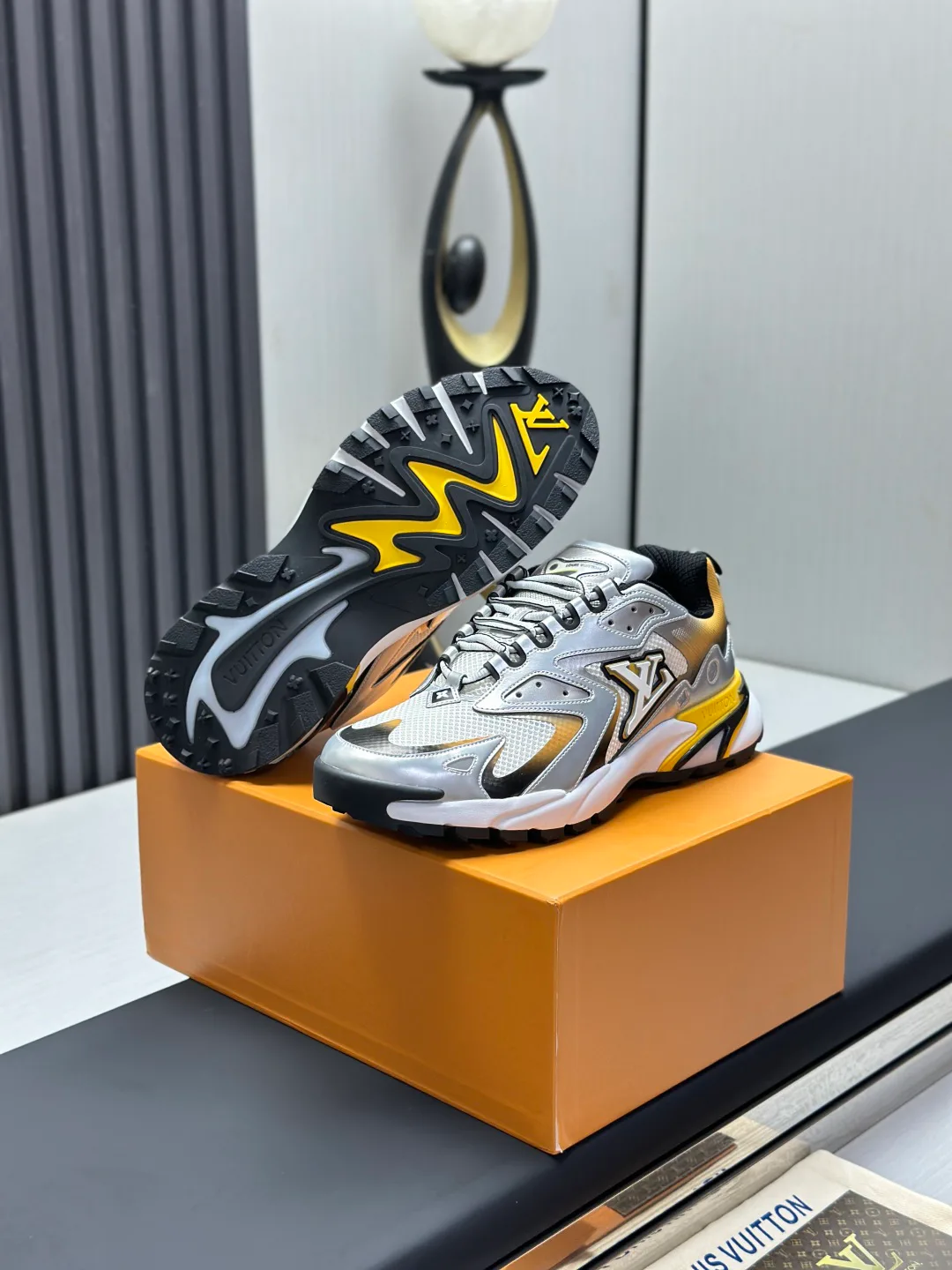 Men's Sneakers LOUIS VUITTON 18211981