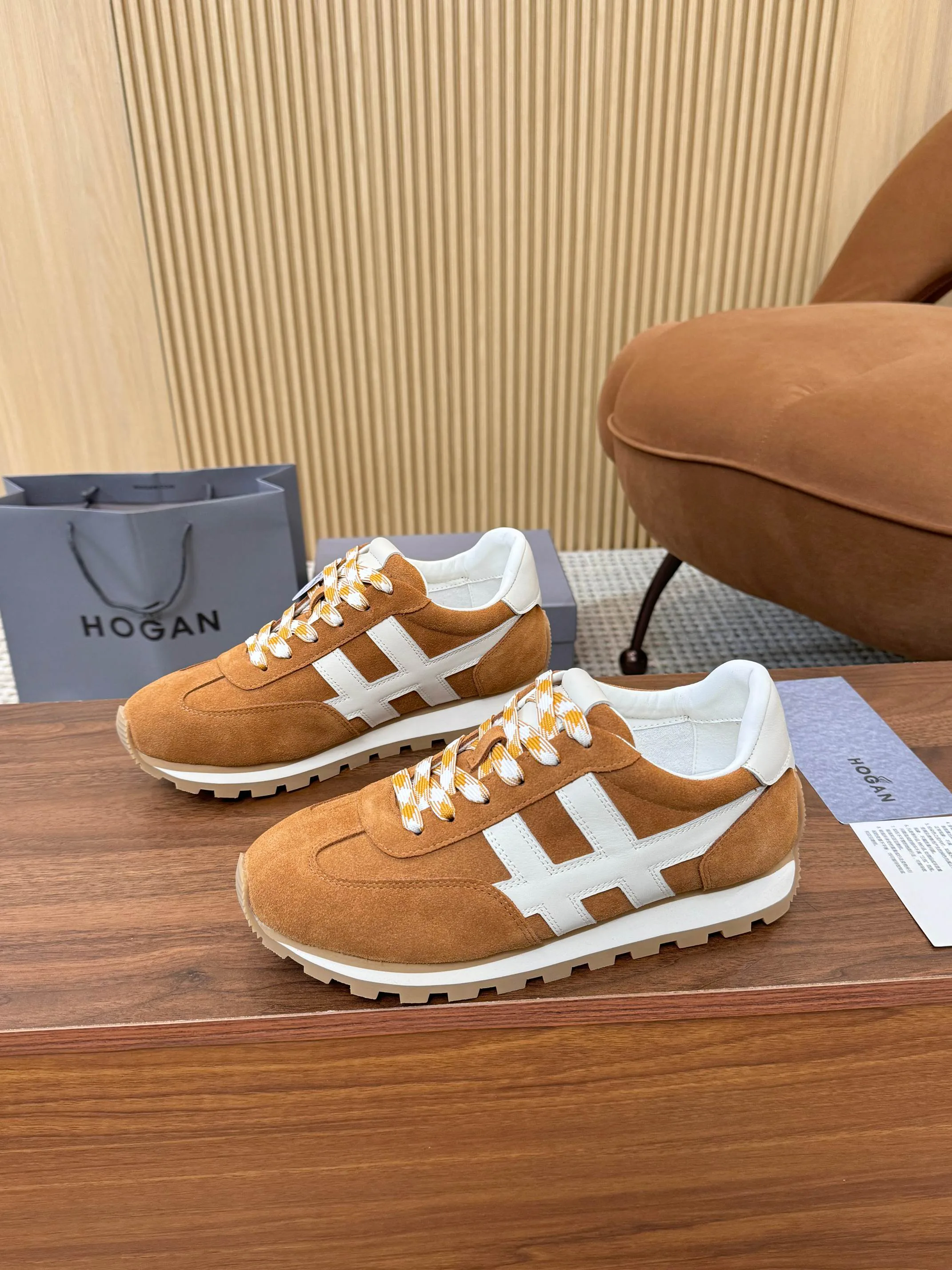 Women's Sneakers HOGAN 17827636