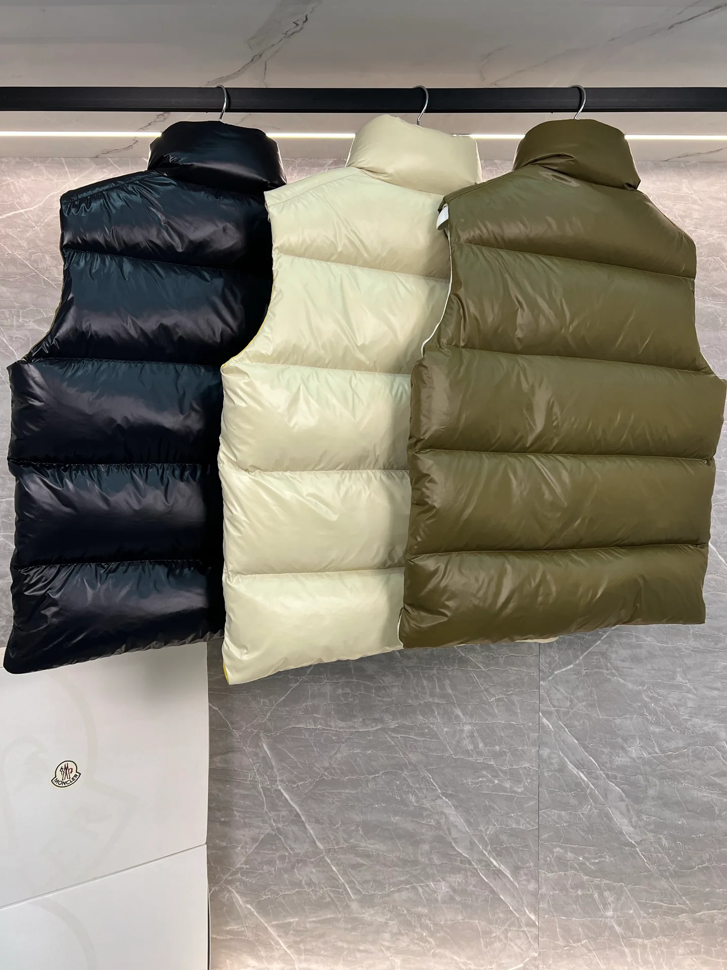 Жилеты Мужские Moncler 18599856