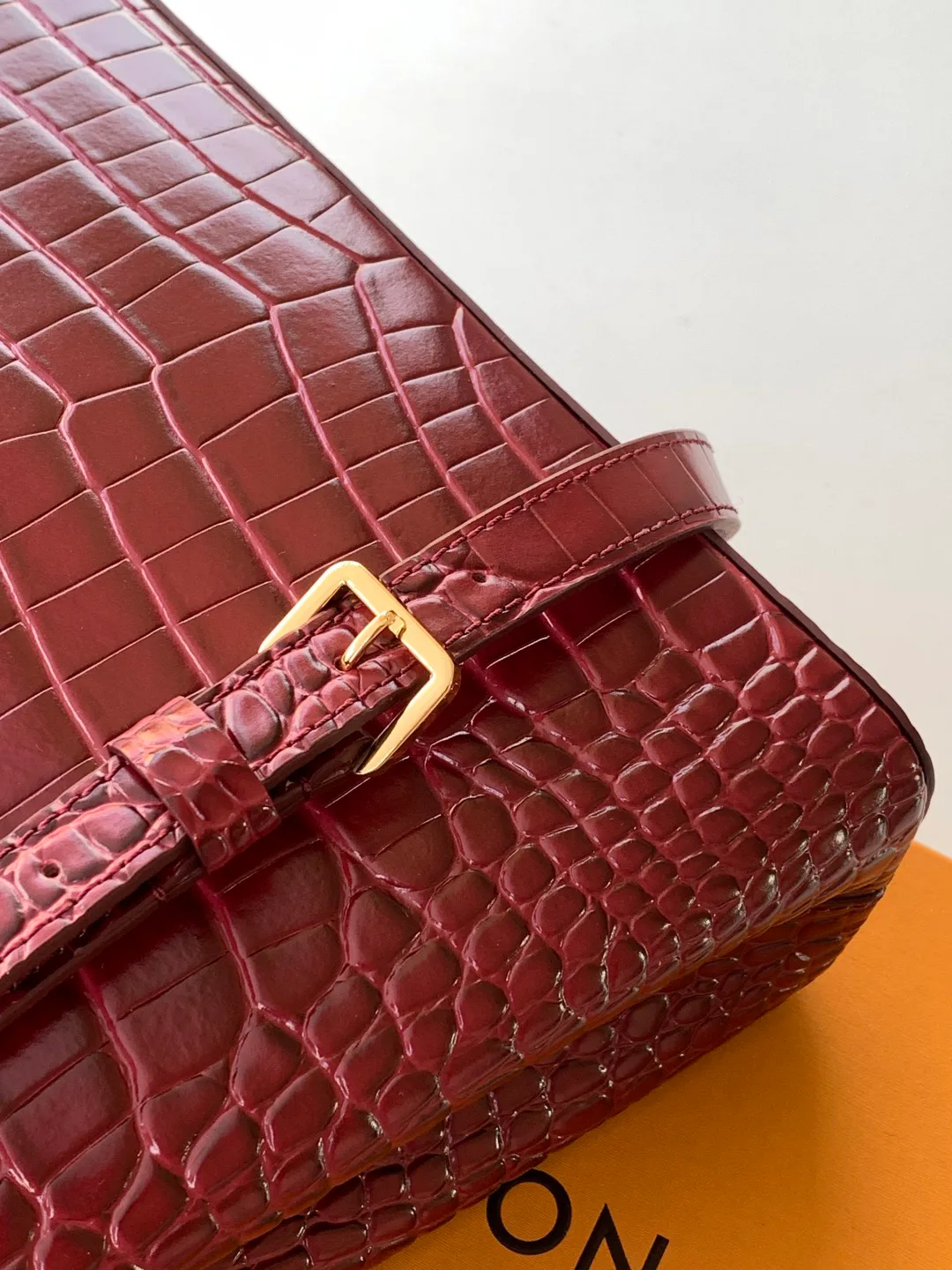Women's Classic Handbags LOUIS VUITTON 18520913