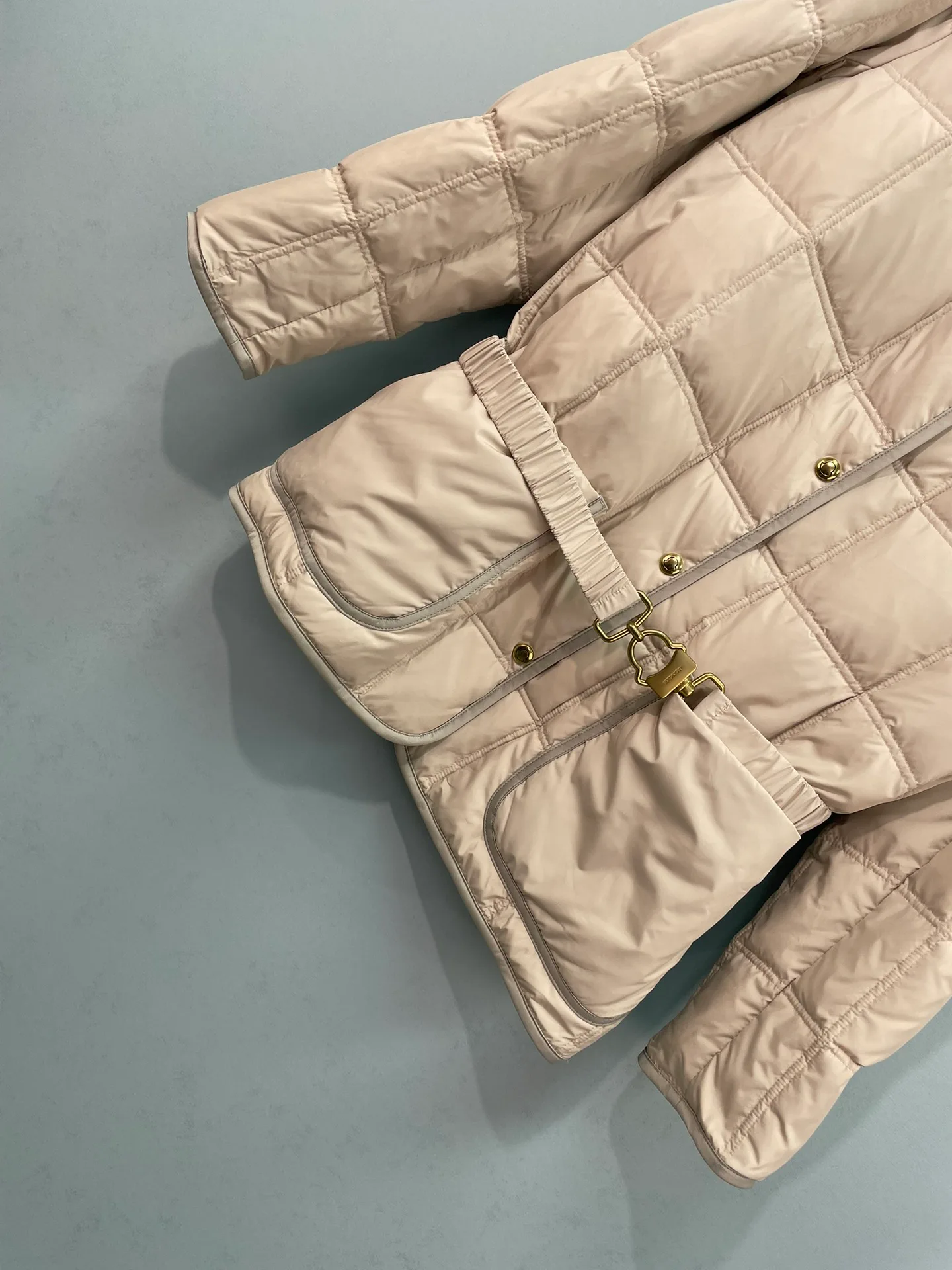 Women's Jackets And Down Jackets MONCLER 17913388
