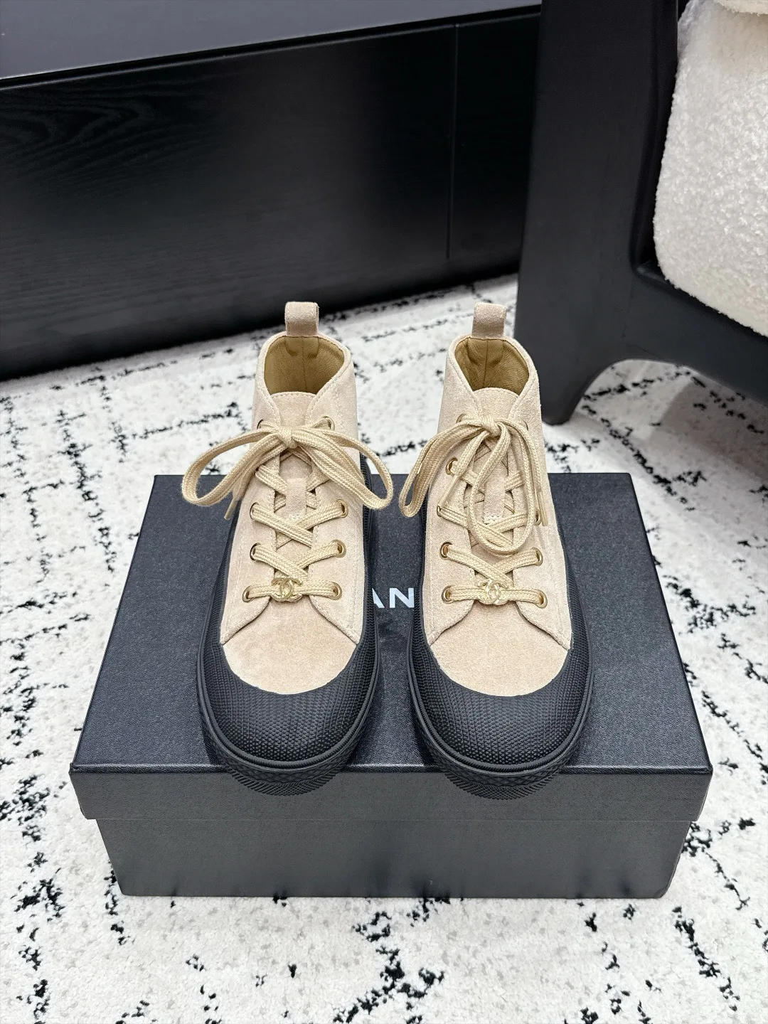 Women's Sneakers CHANEL 18505531