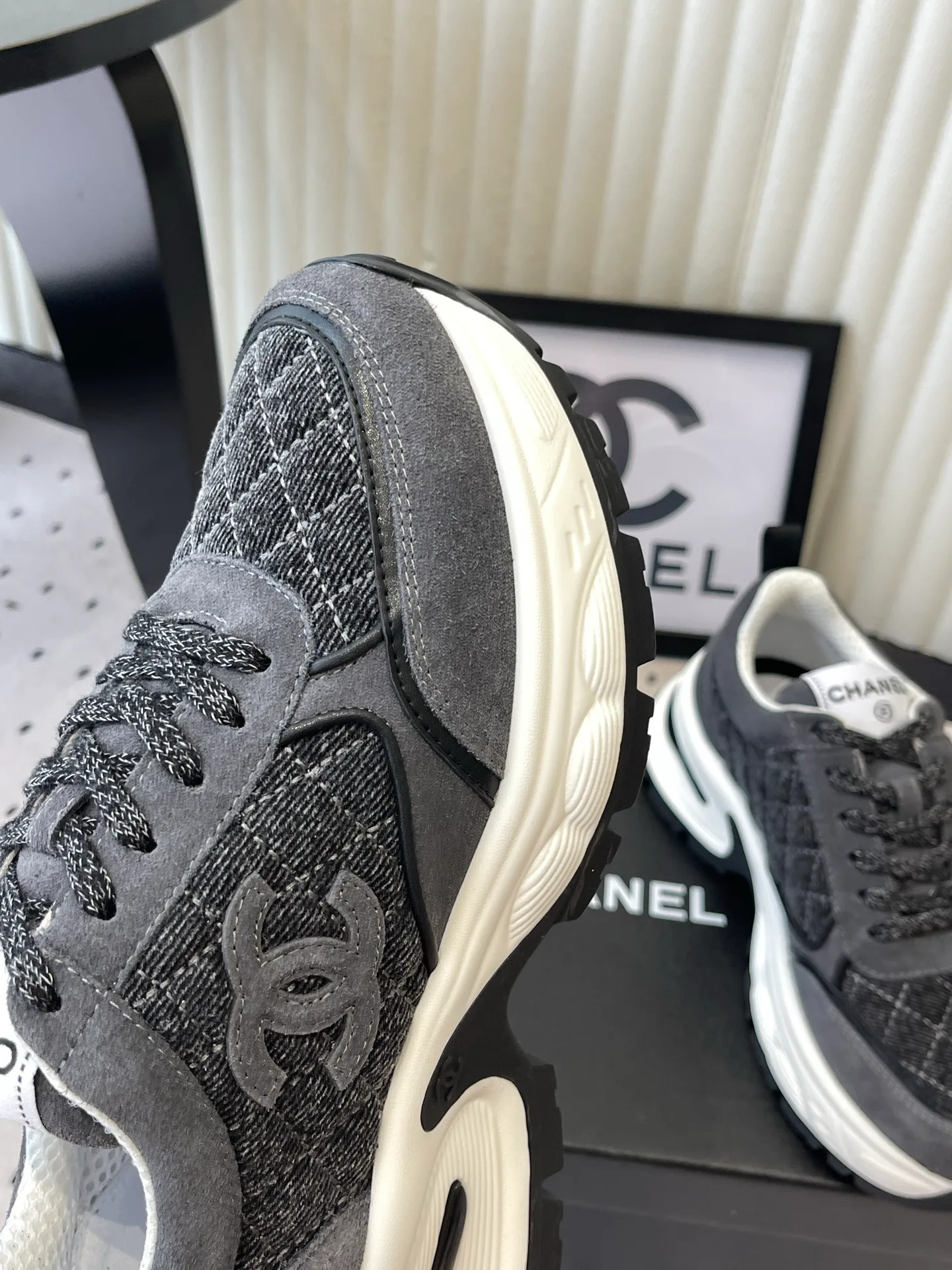 Women's Sneakers CHANEL 17769668