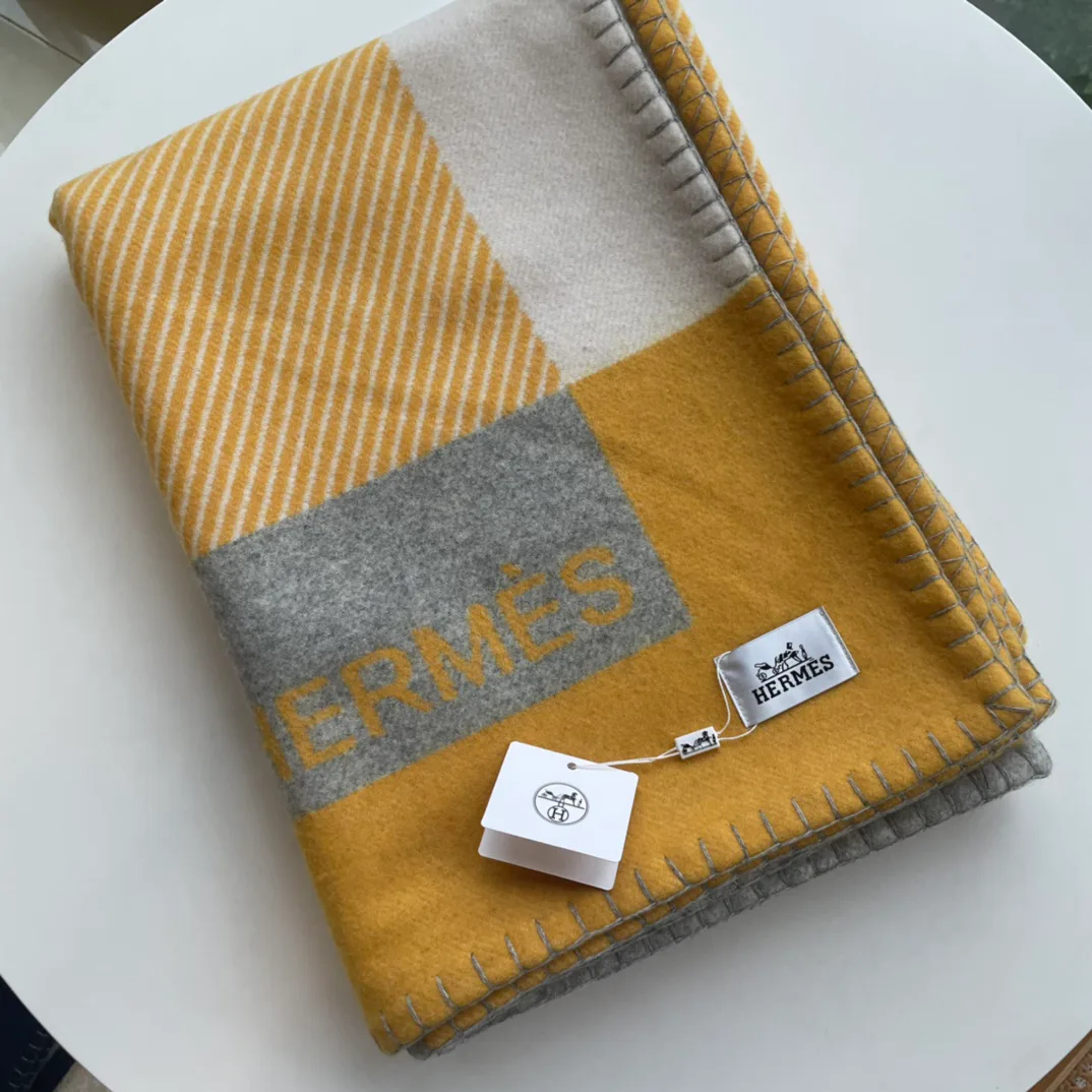 Textiles HERMES 18002666