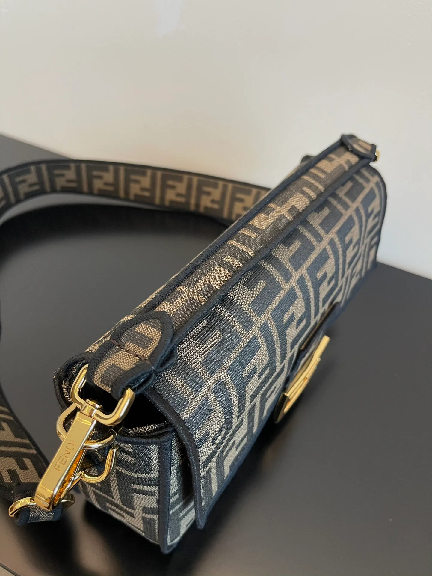 Women's Classic Handbags FENDI 17880627