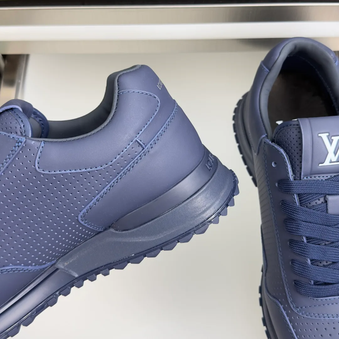 Men's Sneakers LOUIS VUITTON 17950788