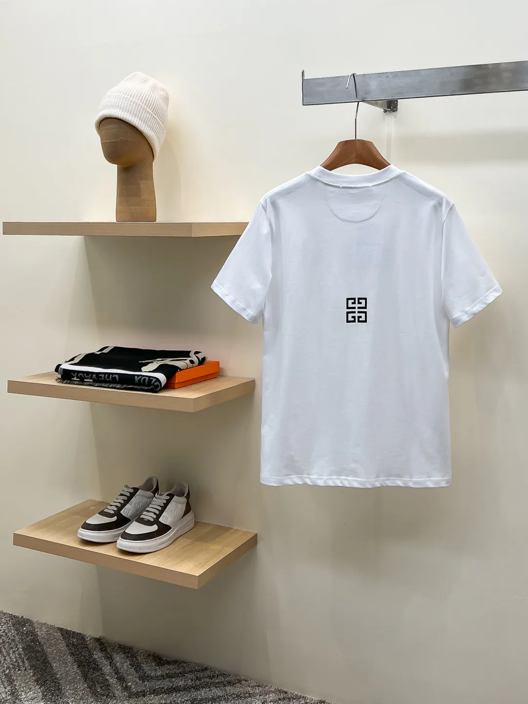 Men's T-Shirts GIVENCHY 18499379