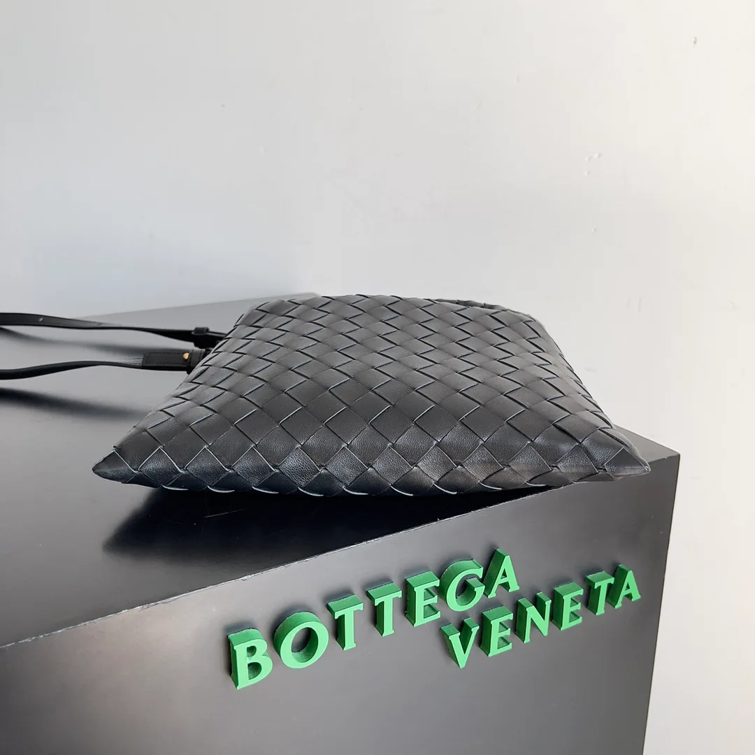Women's Shoulder Bags BOTTEGA VENETA 17488721