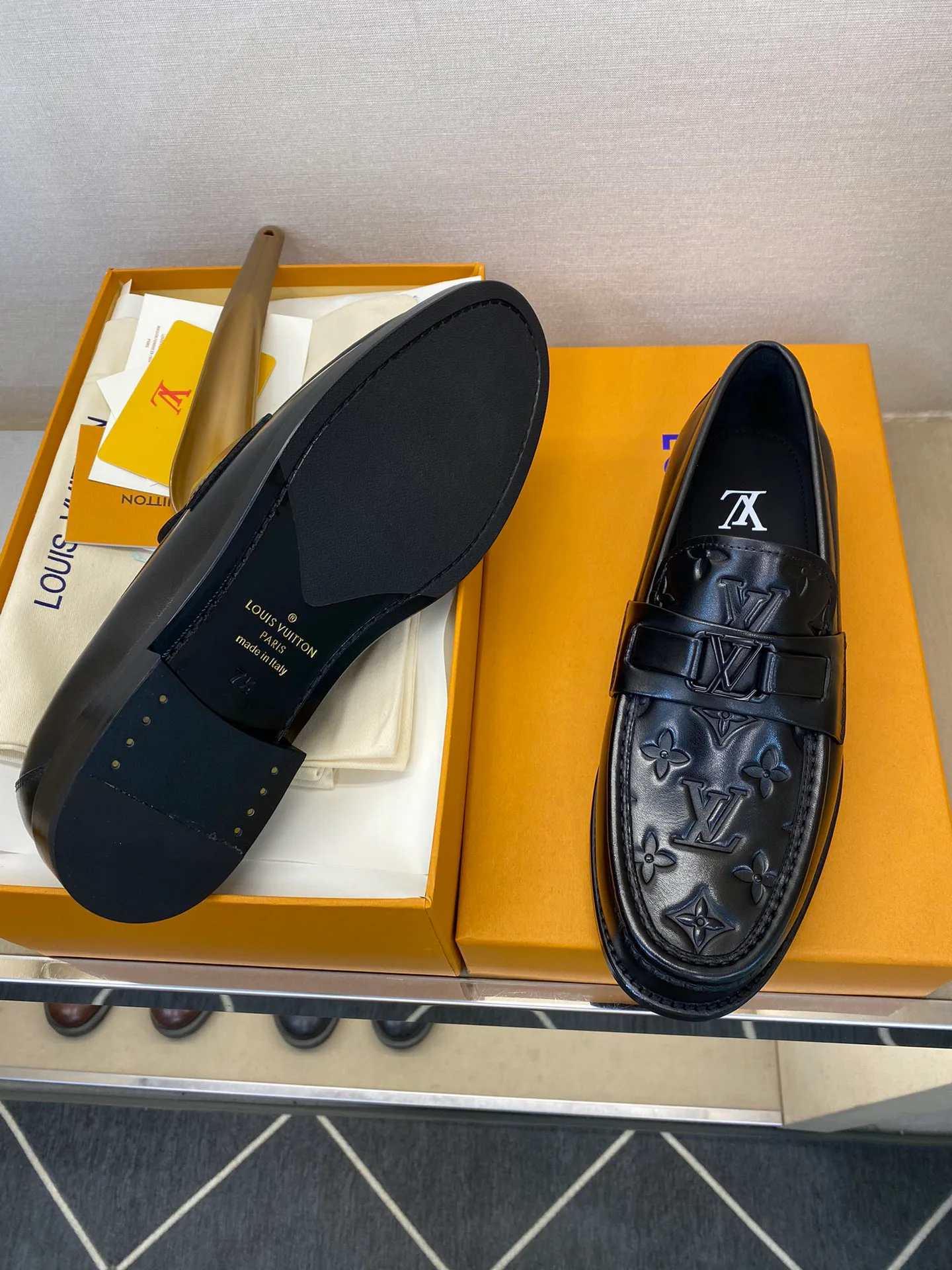 Men's Loafers And Dress Shoes LOUIS VUITTON 18079163