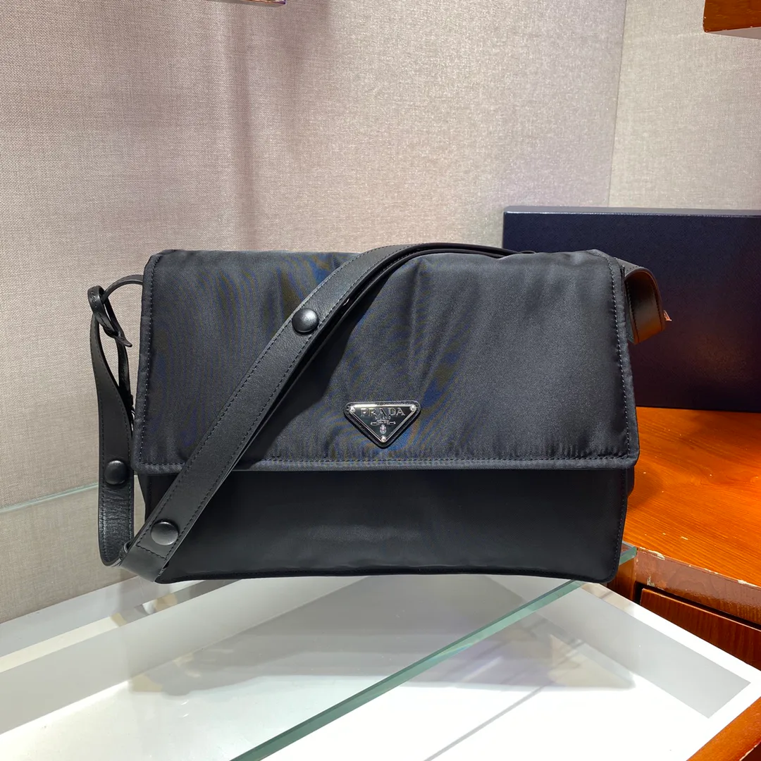 Women's Shoulder Bags PRADA 18323106