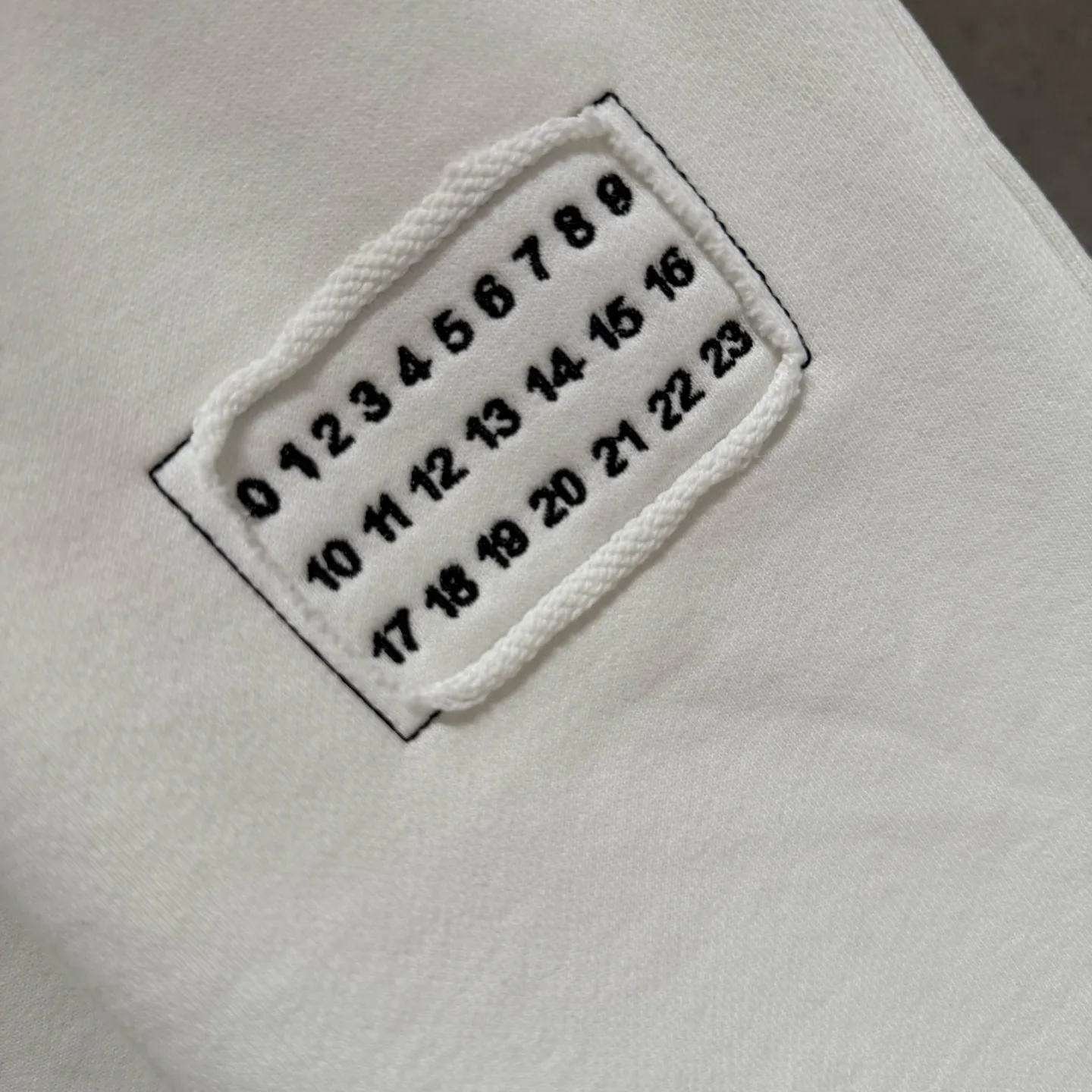 Men's Shorts MAISON MARGIELA 17610087