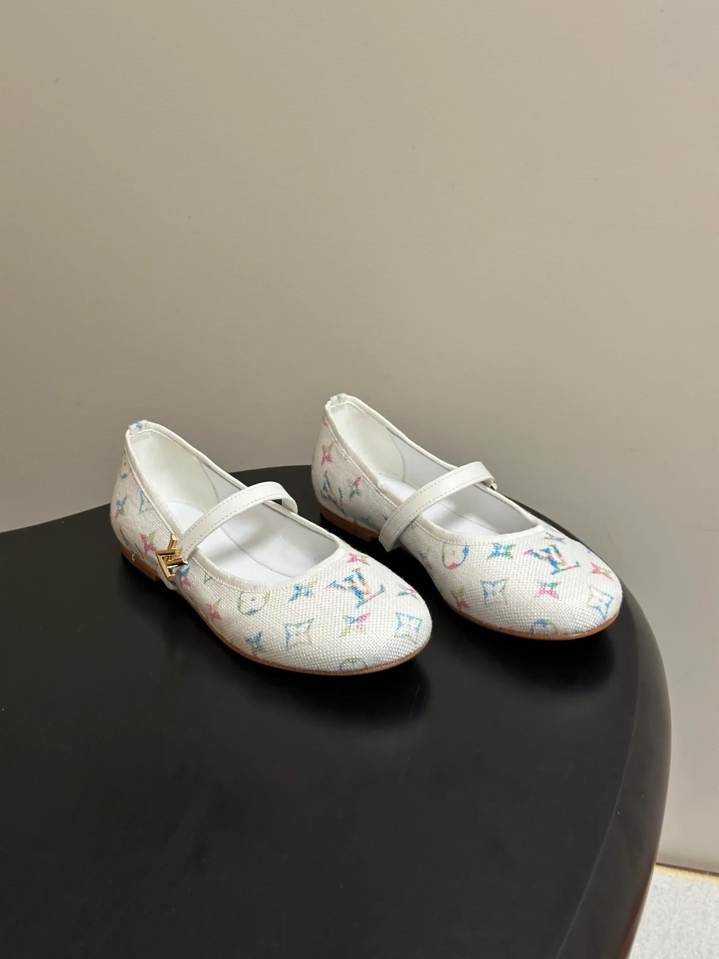 Women's Ballet Flats LOUIS VUITTON 18340931