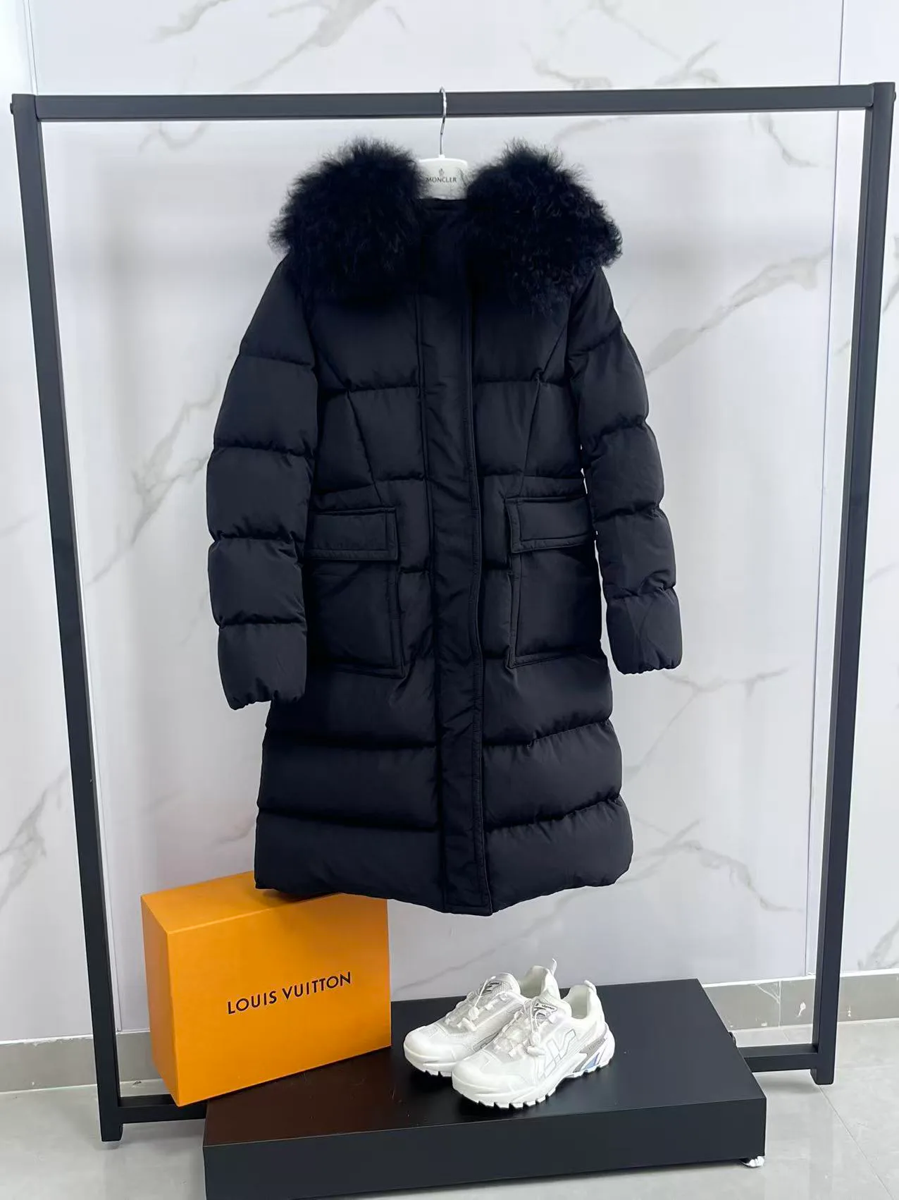 Women's Jackets And Down Jackets MONCLER 17964583