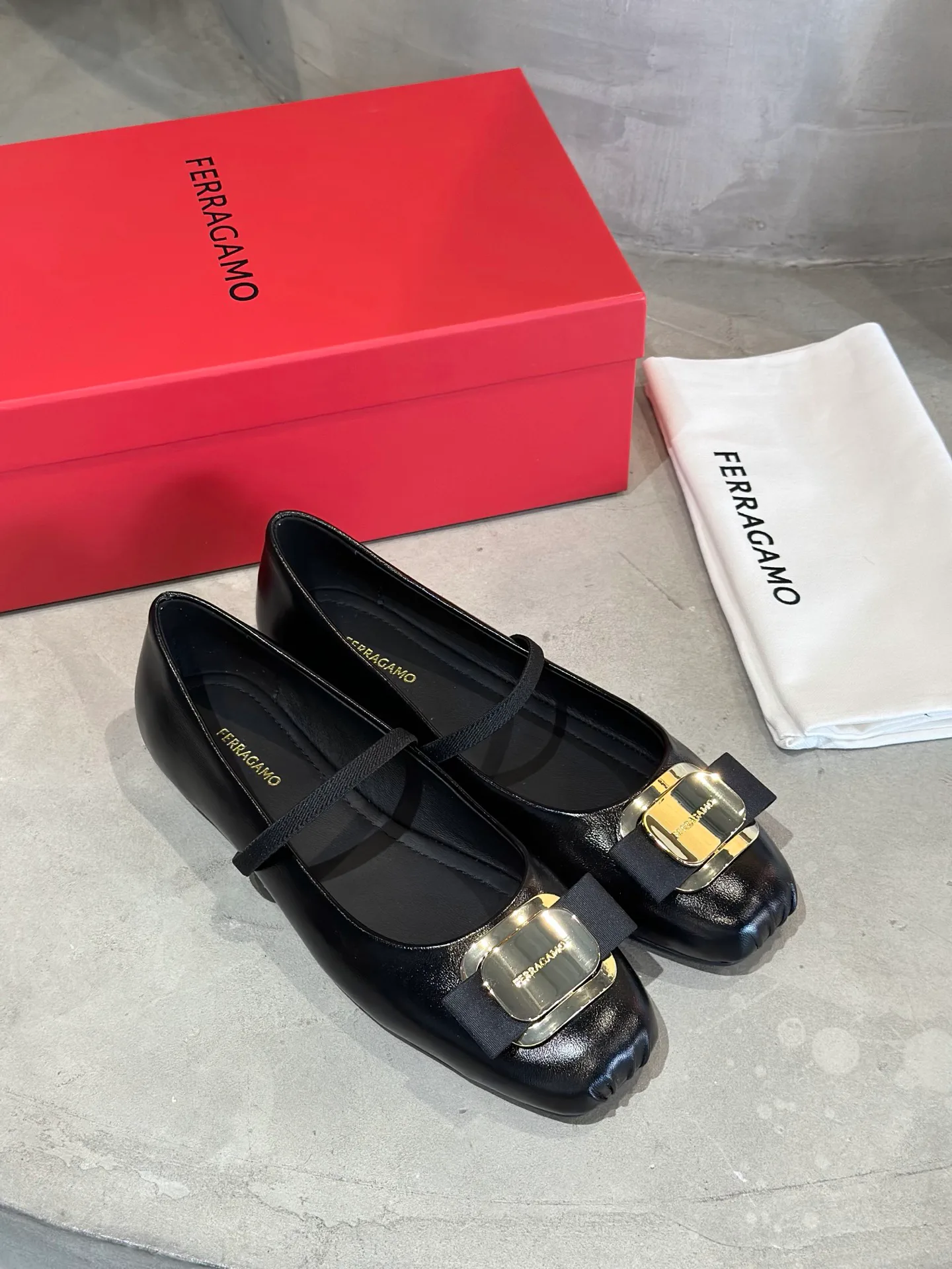 Women's Ballet Flats SALVATORE FERRAGAMO 16891076