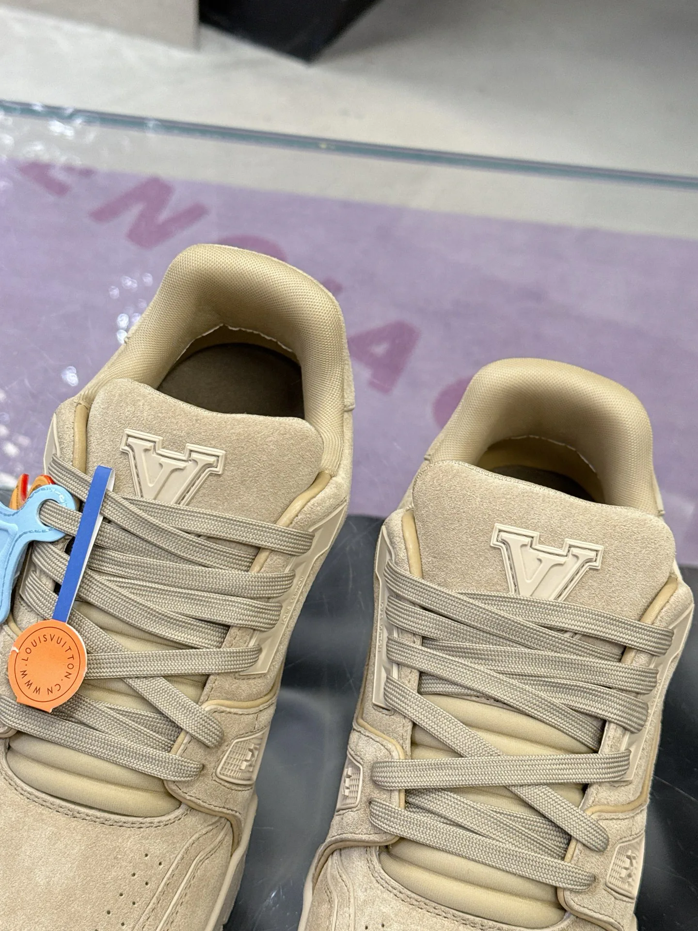 Women's Sneakers LOUIS VUITTON 17530414
